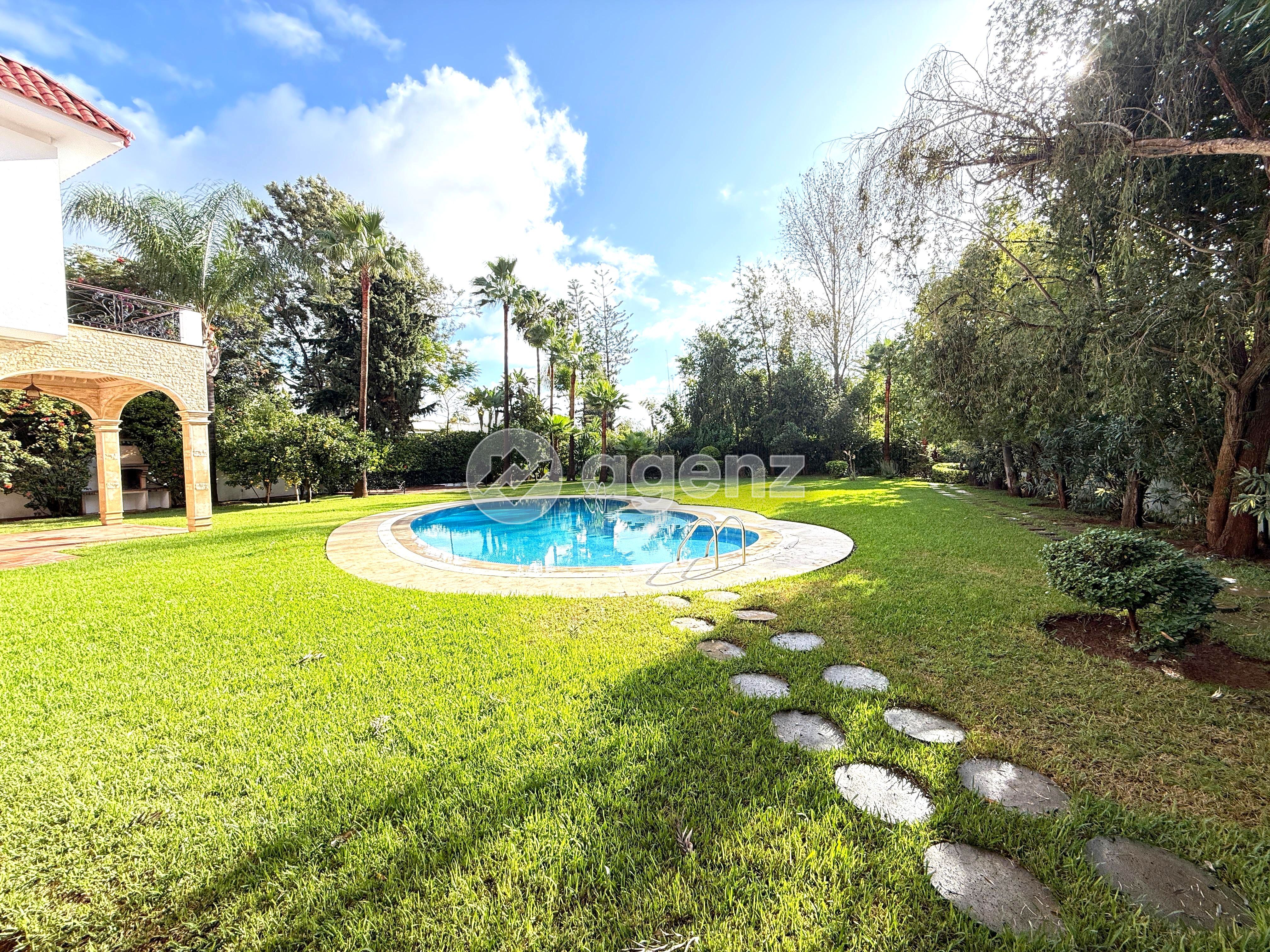 Authentique Villa de 5 chambres à louer à Souissi