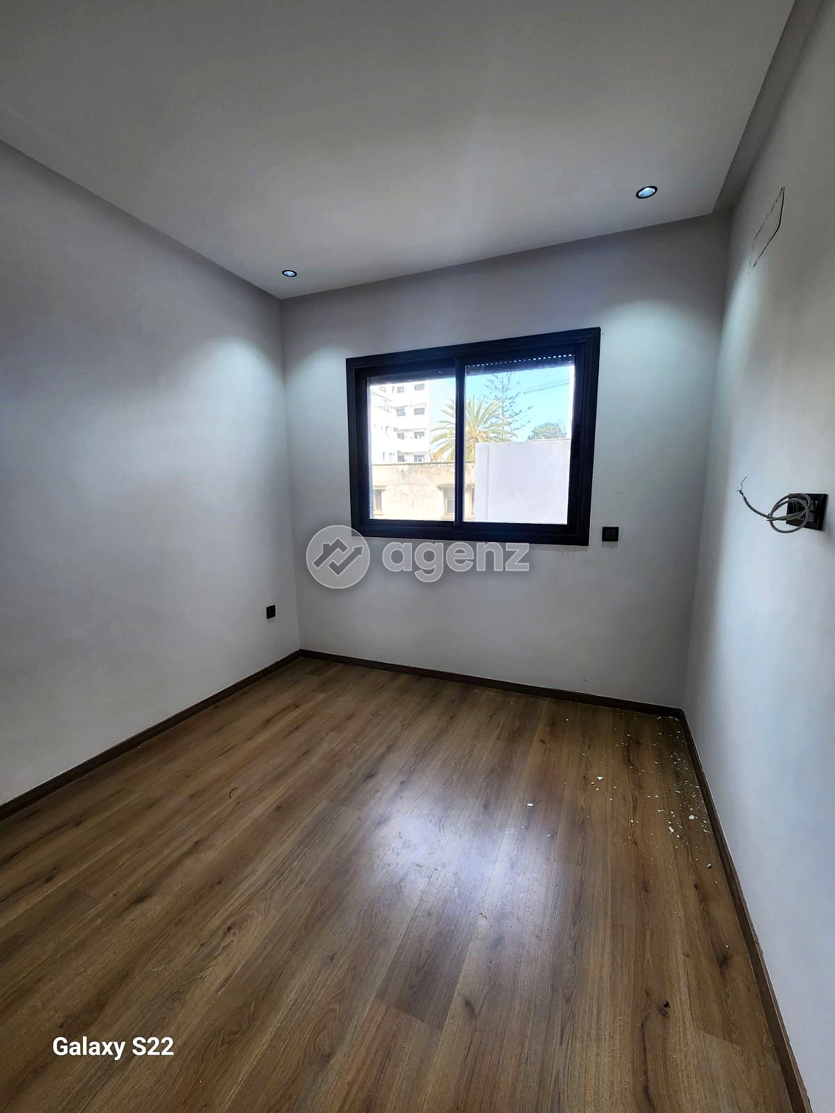 Élégant Studio neuf à louer à Les Hôpitaux — 3
