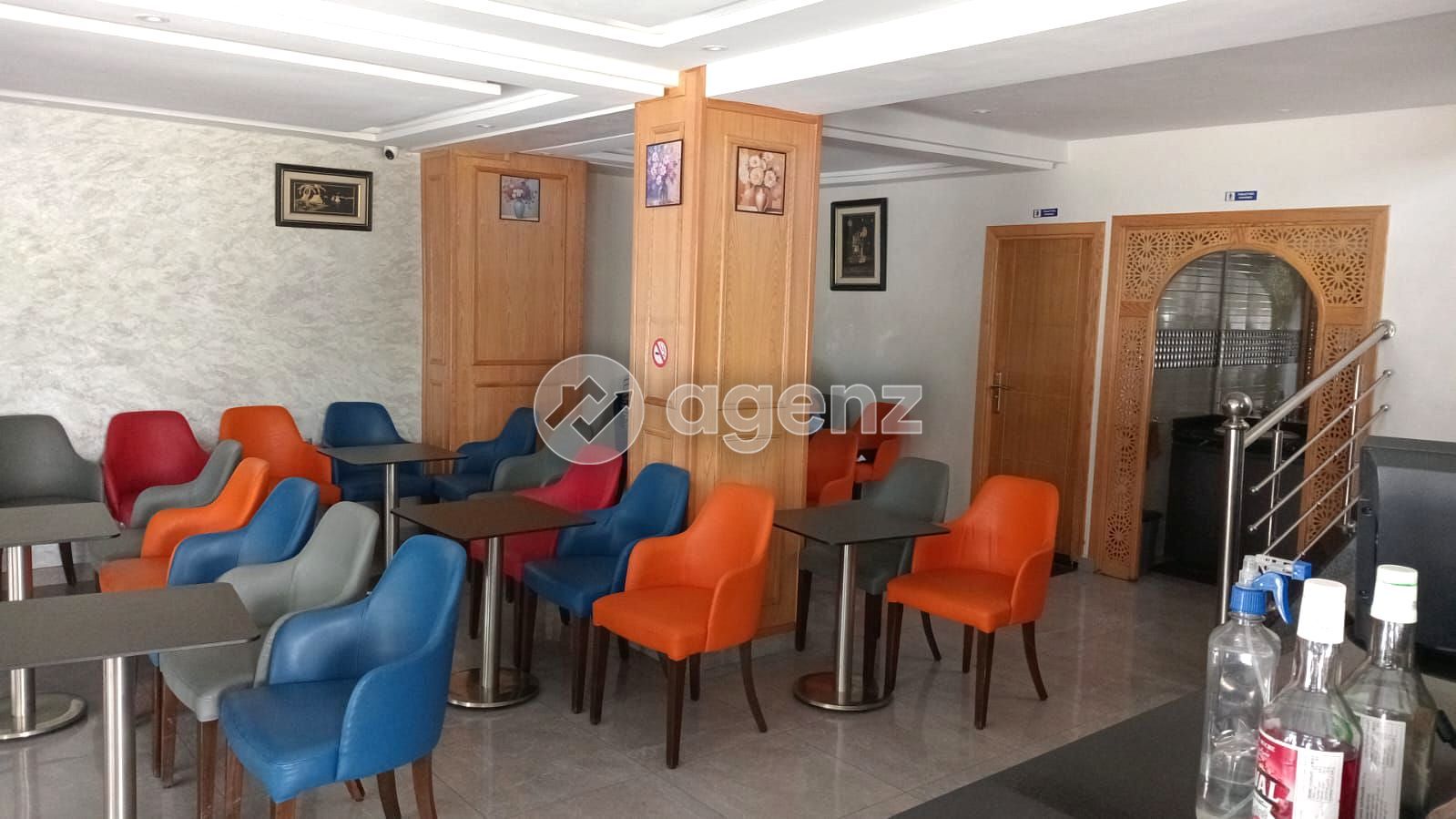 Café restaurant à vendre à avenue al fida a côté de oulad ziane 