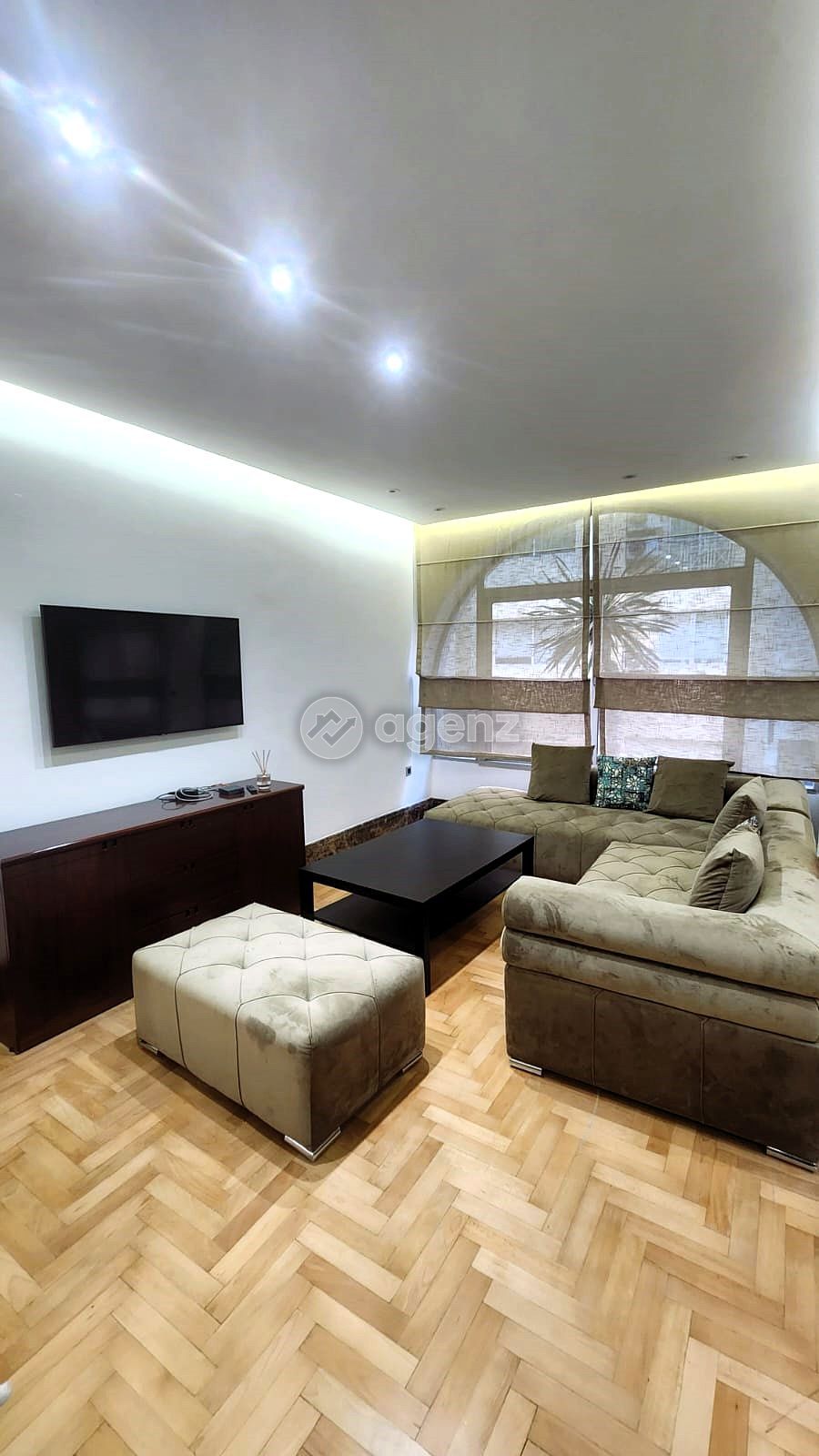 Prestigieux Appartement de 2 chambres Salon meublé à louer à Racine — 4
