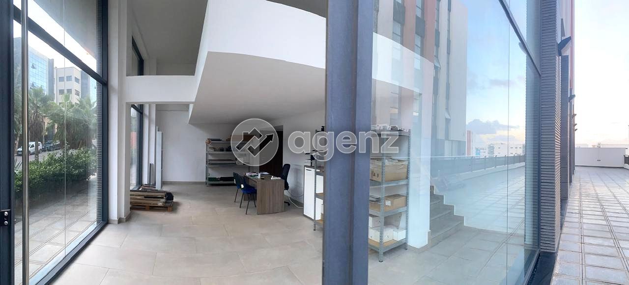 Showroom lumineux à Lissasfa – Casablanca — 2