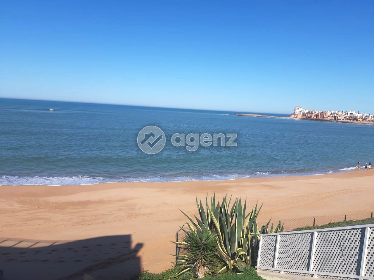 Superbe villa les pieds dans l'eau dans la plus belle baie de Bouznika Beach.