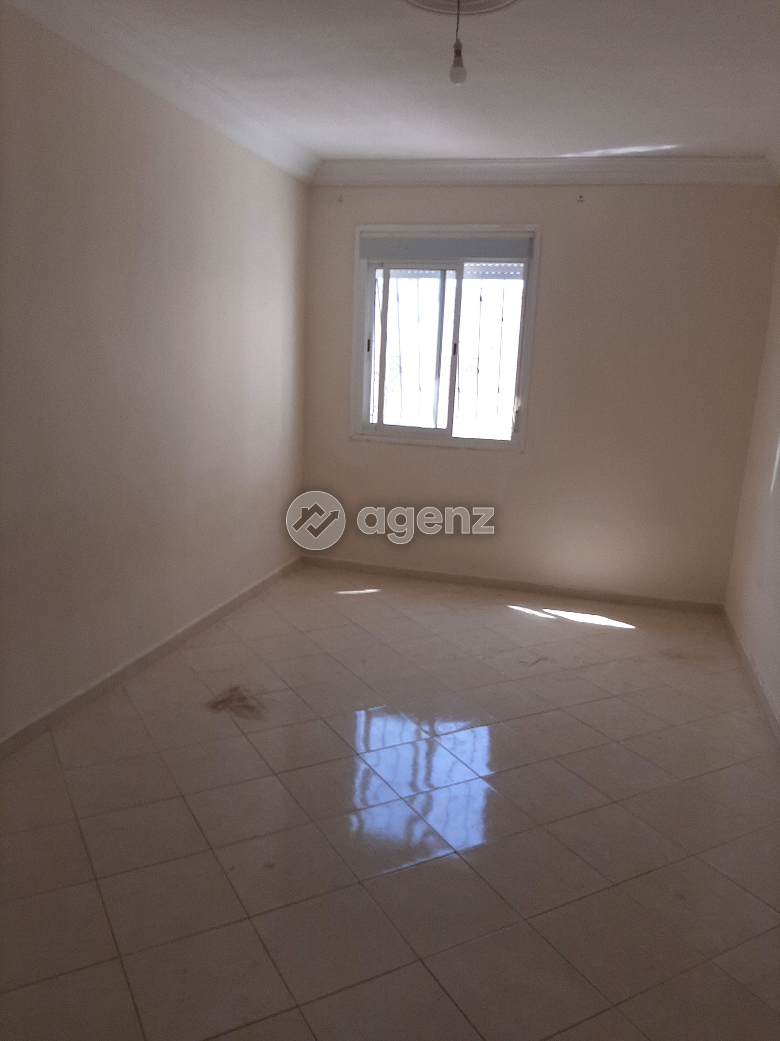 Exceptionnel Appartement de 3 chambres alhamd 1 ain atiq bien ensoleillé, immeuble donne sur la rue principale 10min de la plage (petit Val-d'Or) . — 4