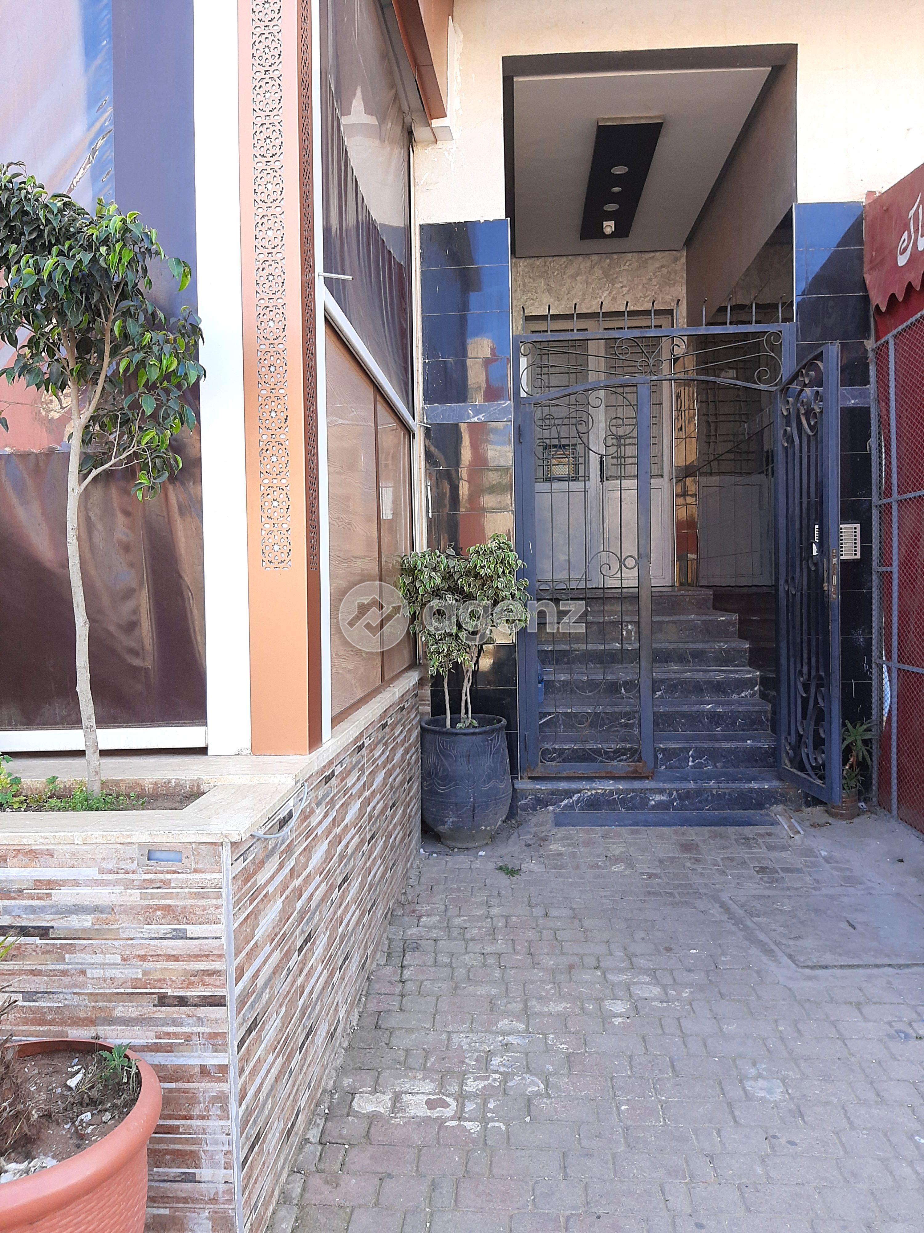 Exceptionnel Appartement de 3 chambres alhamd 1 ain atiq bien ensoleillé, immeuble donne sur la rue principale 10min de la plage (petit Val-d'Or) . — 2