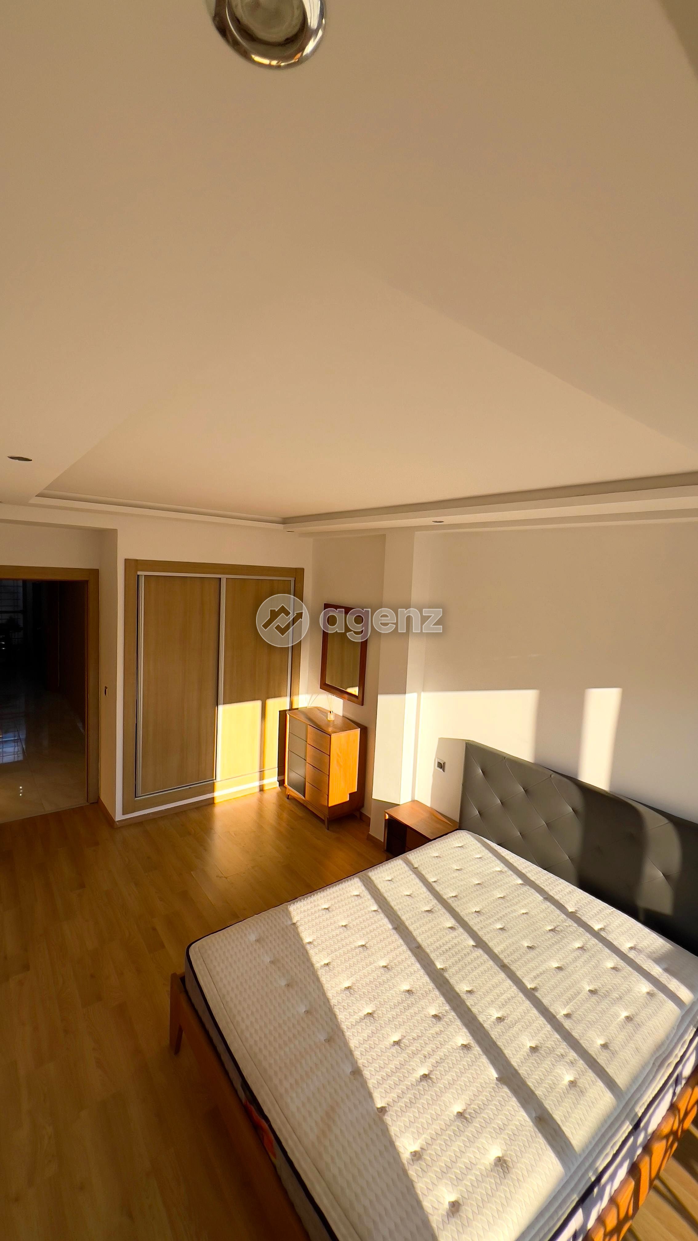 VIVEZ DANS UN APPARTEMENT LUMINEUX ET SPACIEUX — 2