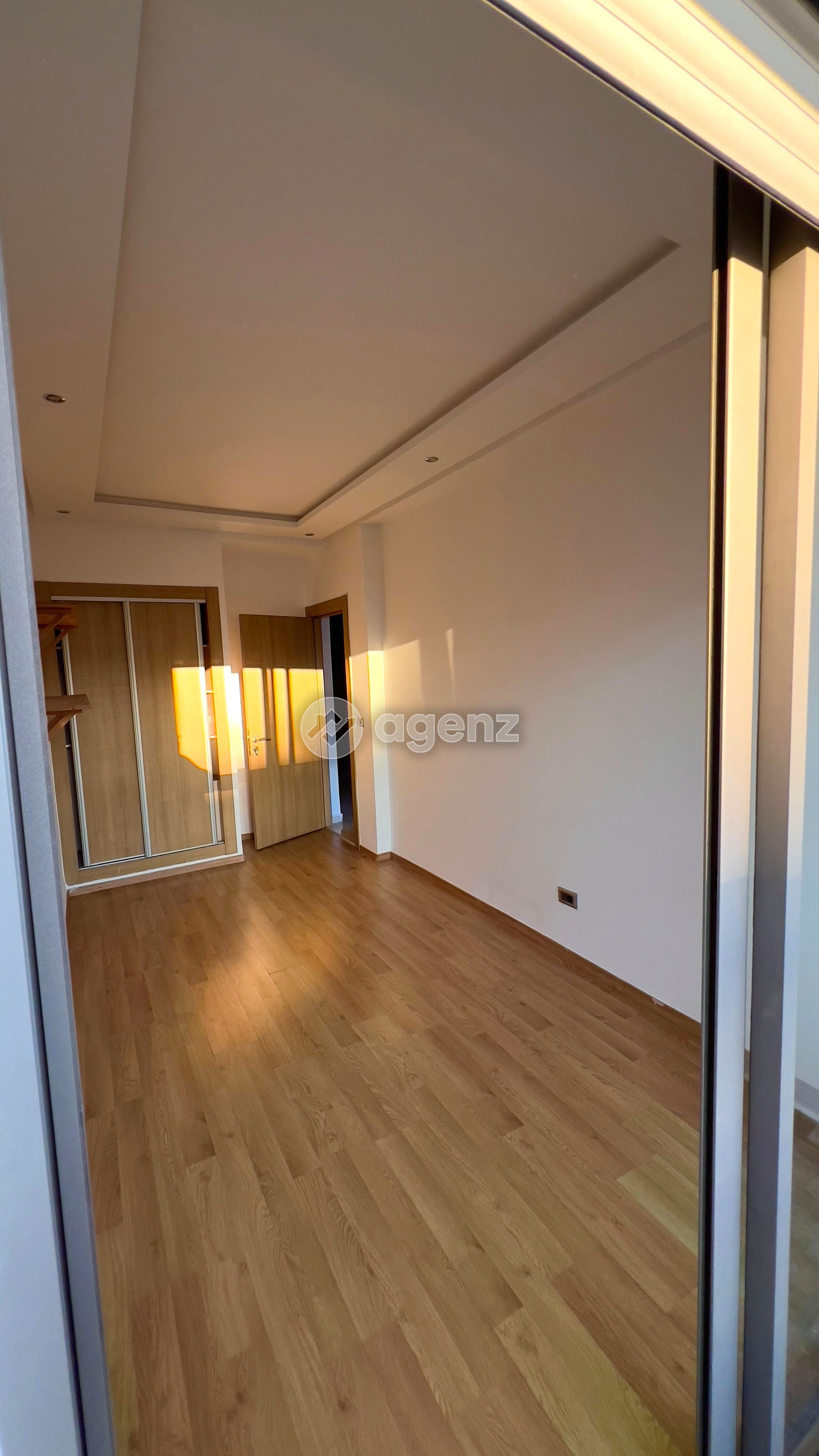 VIVEZ DANS UN APPARTEMENT LUMINEUX ET SPACIEUX — 3