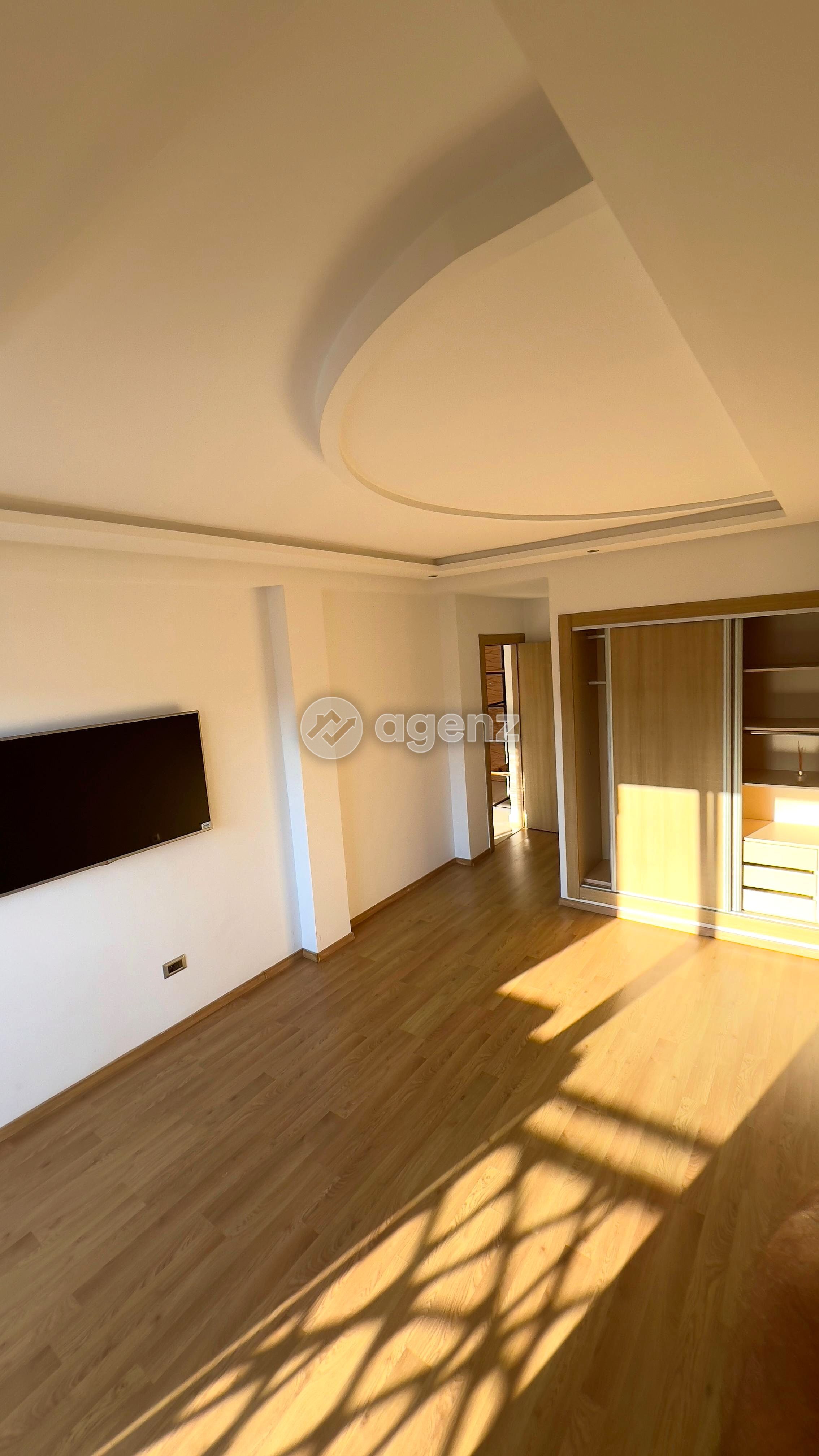VIVEZ DANS UN APPARTEMENT LUMINEUX ET SPACIEUX — 5