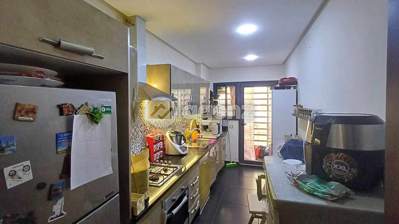 Appartement 137 m² à Les hôpitaux — 3