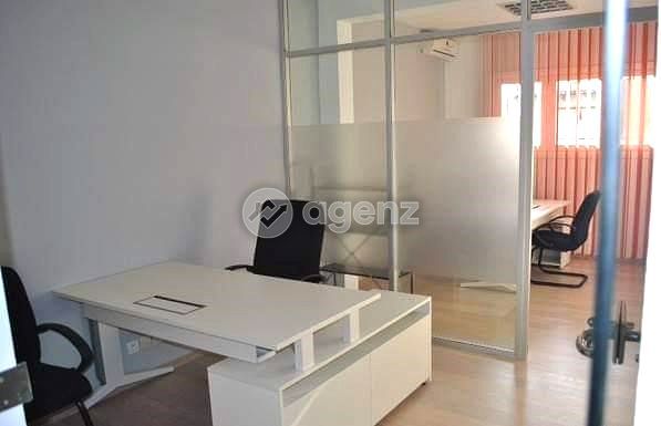 Magnifique Bureau à vendre à Gauthier — 3