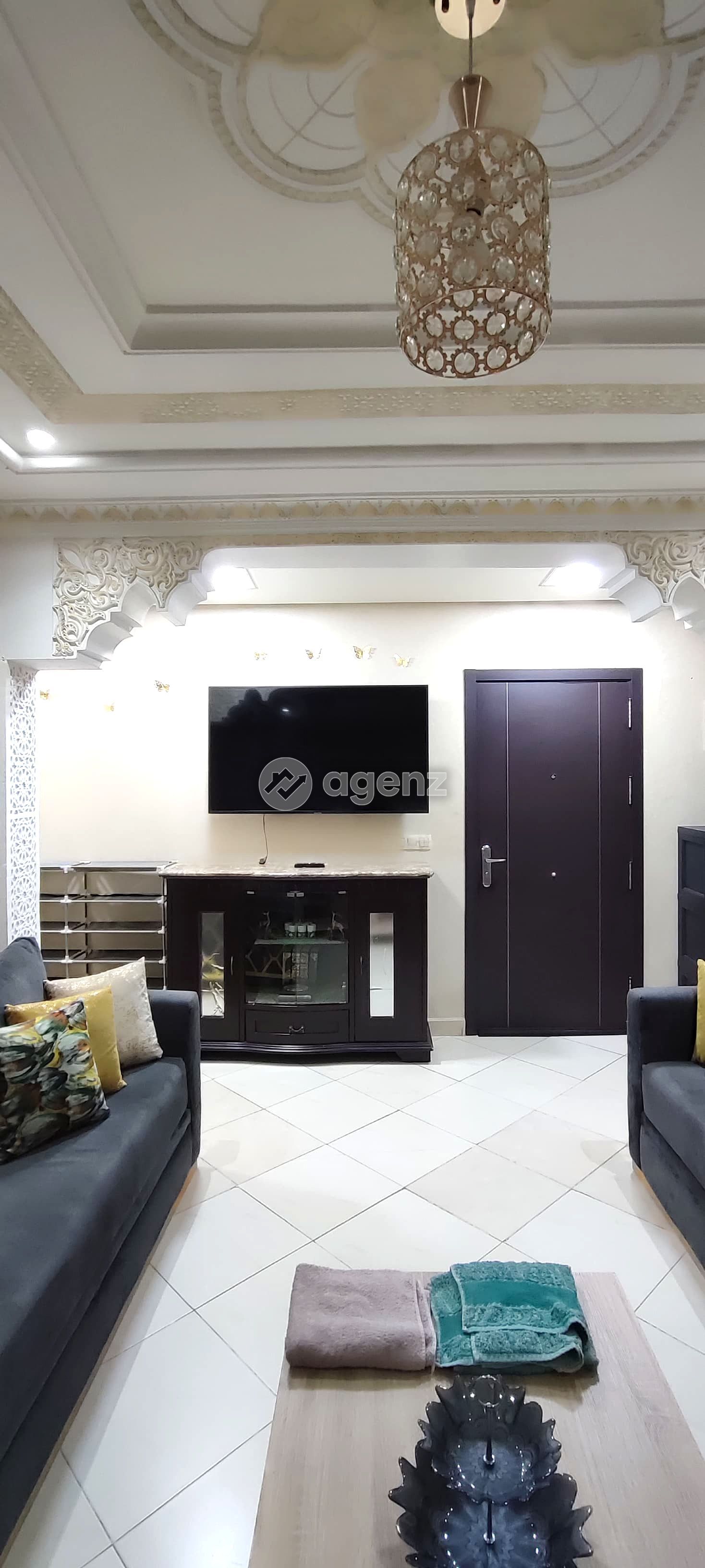 Appartement meublé à louer mensuellement avec un garage pour voitures - Tétouan — 2