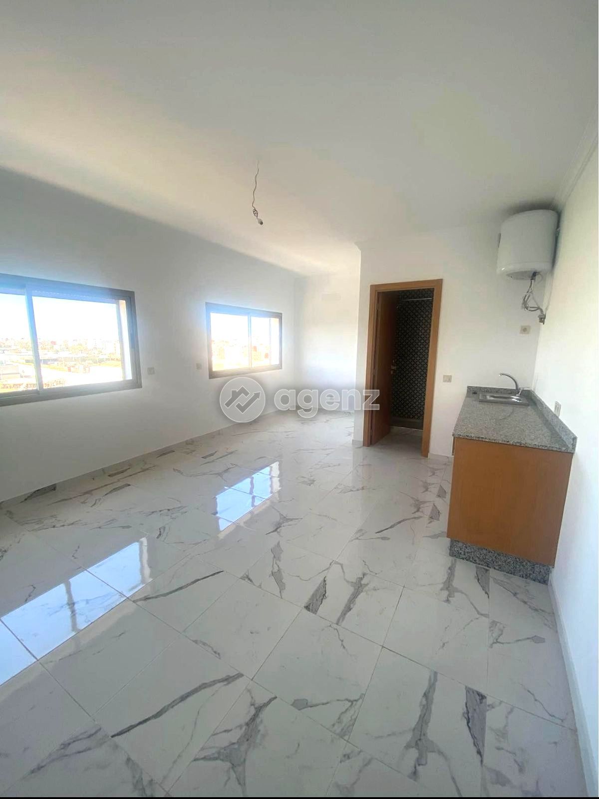 À LOUER – Studio 40 m² au centre-ville de Témara (usage habitation ou bureau)