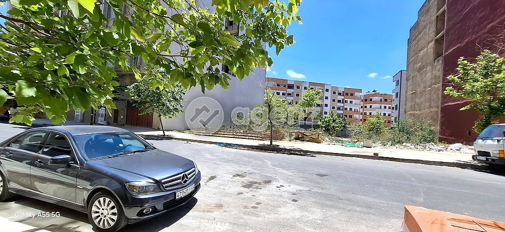 Lot de Terrain de 150m² sur voie de 20m à vendre. — 5