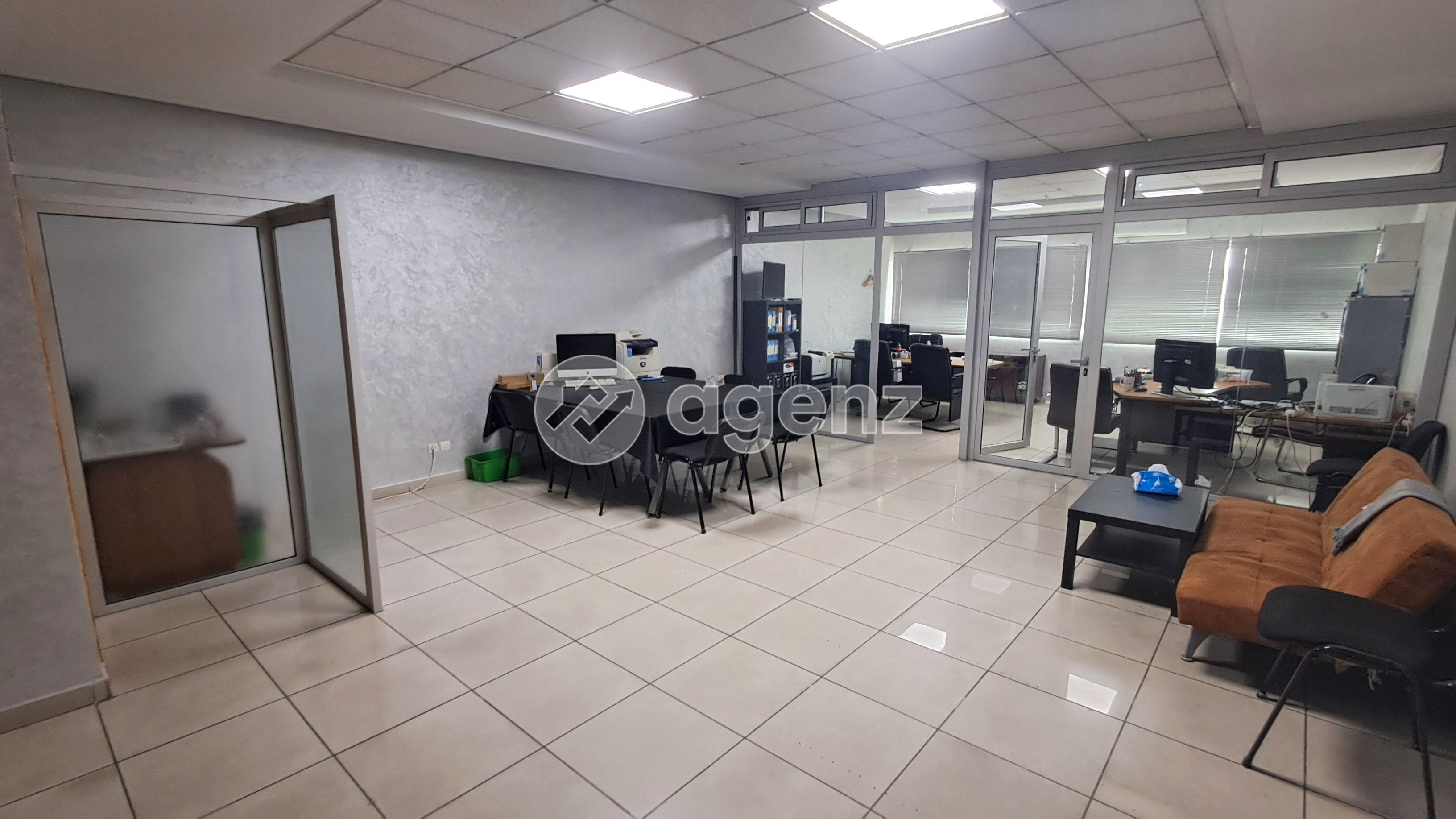 Plateau bureau – Quartier 2 Mars
 — 3