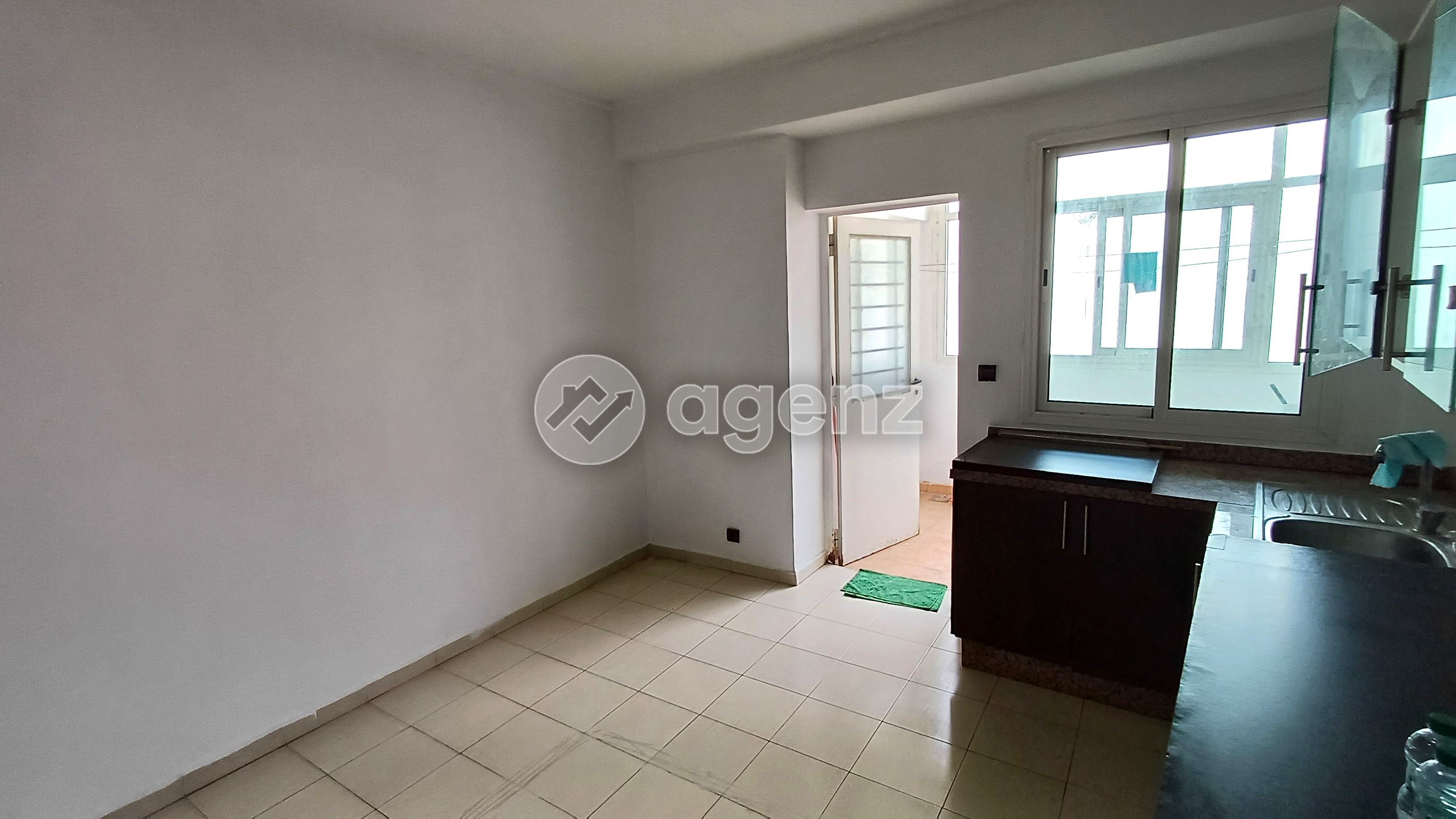 Superbe Appartement de 2 chambres à vendre à Maârif — 3