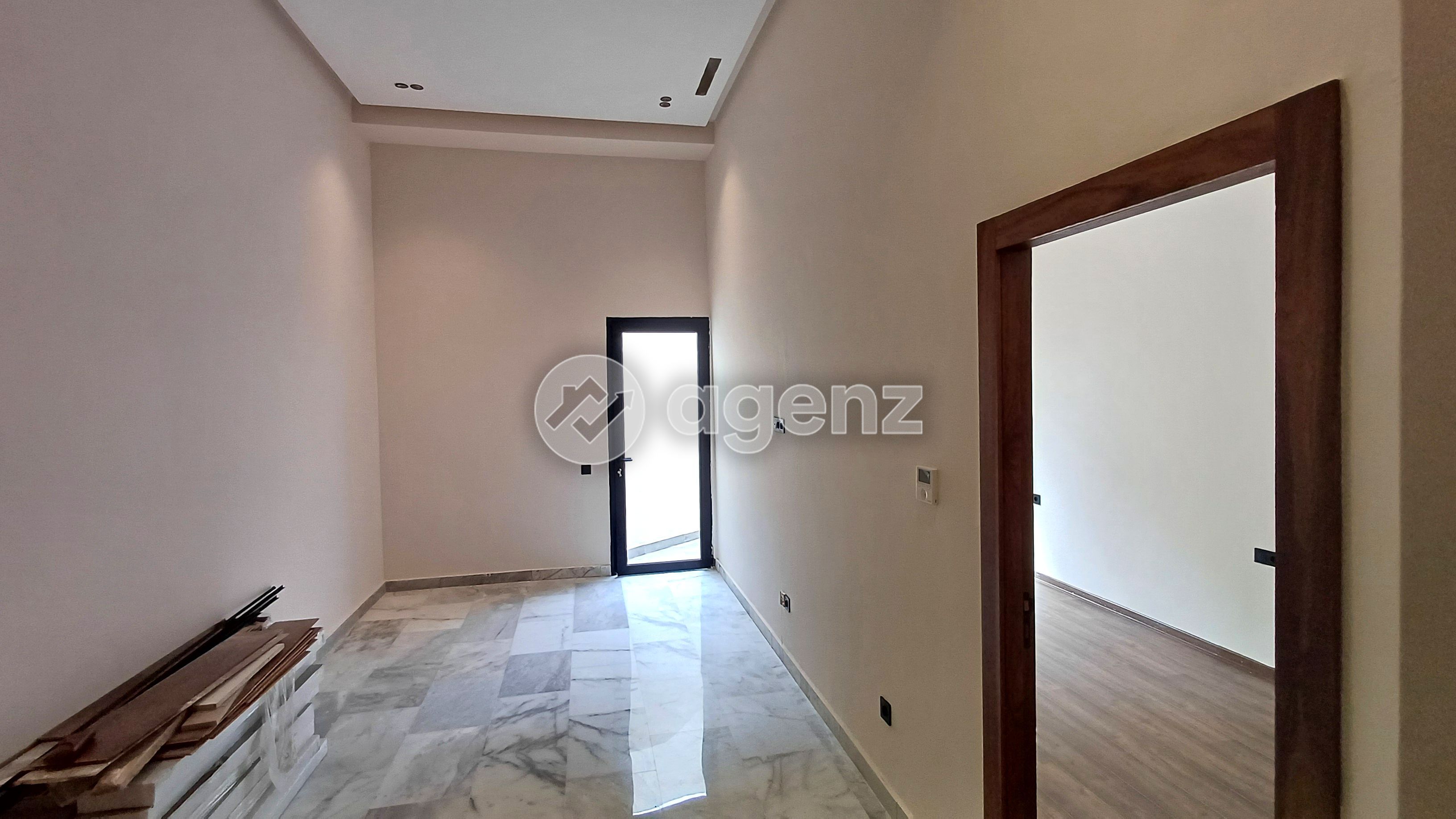 Appartement à vendre à Hermitage — 5