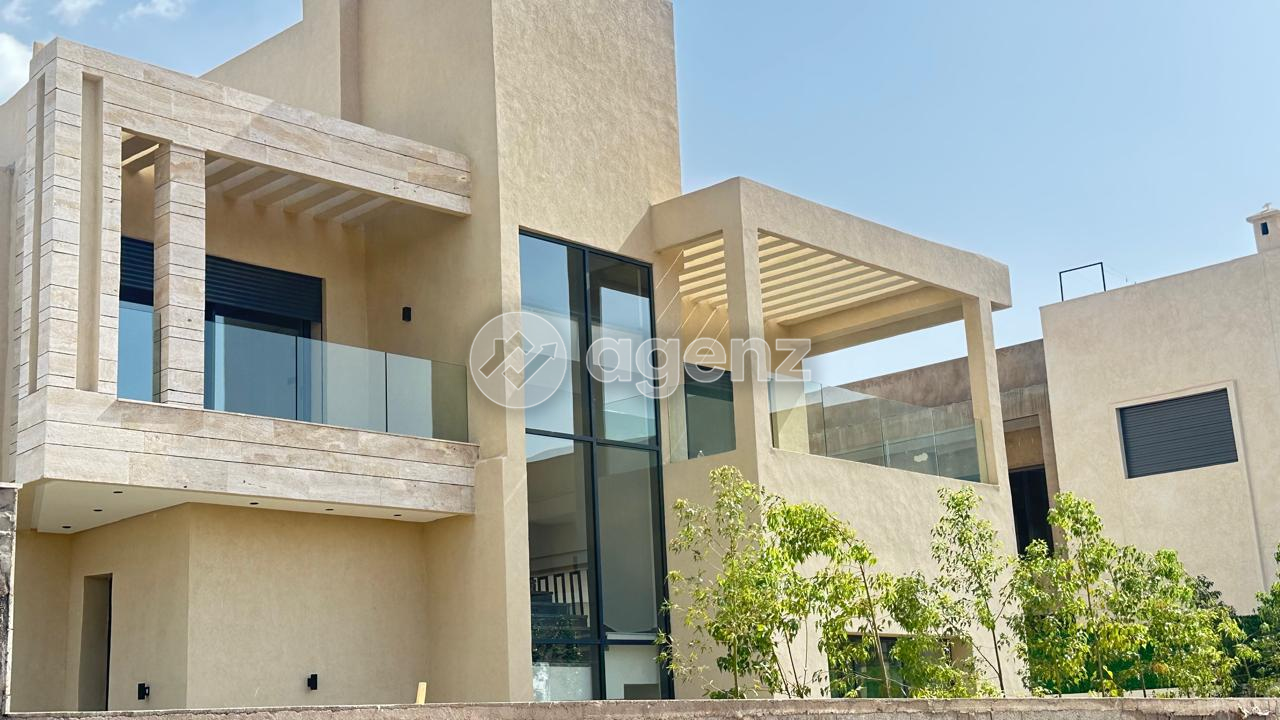 Somptueuse Villa Neuve de 450 m² – Route d'Amizmiz — 2