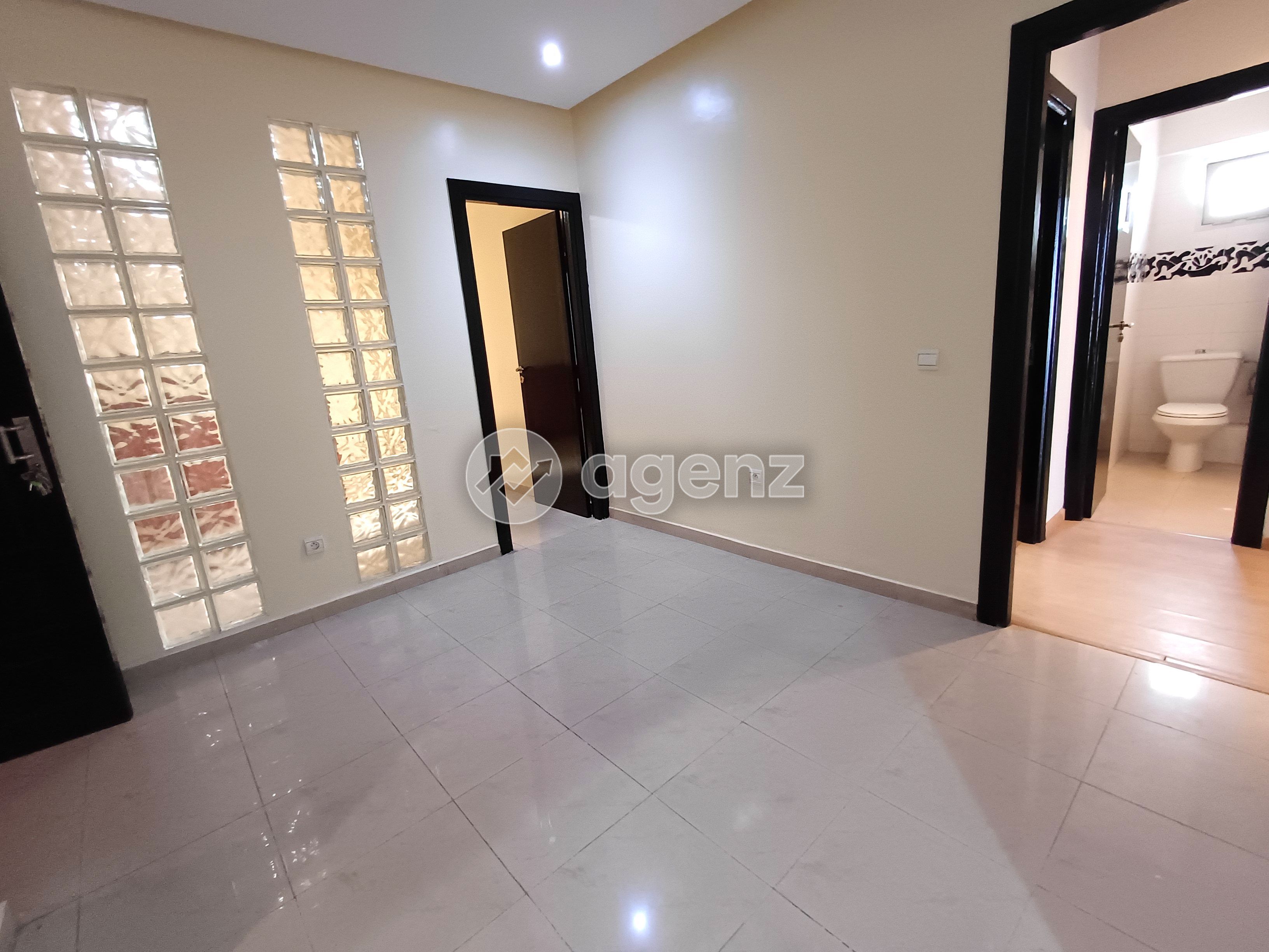 BUREAU MODERNE À CASABLANCA – CONFORT ET LUMINOSITÉ — 3