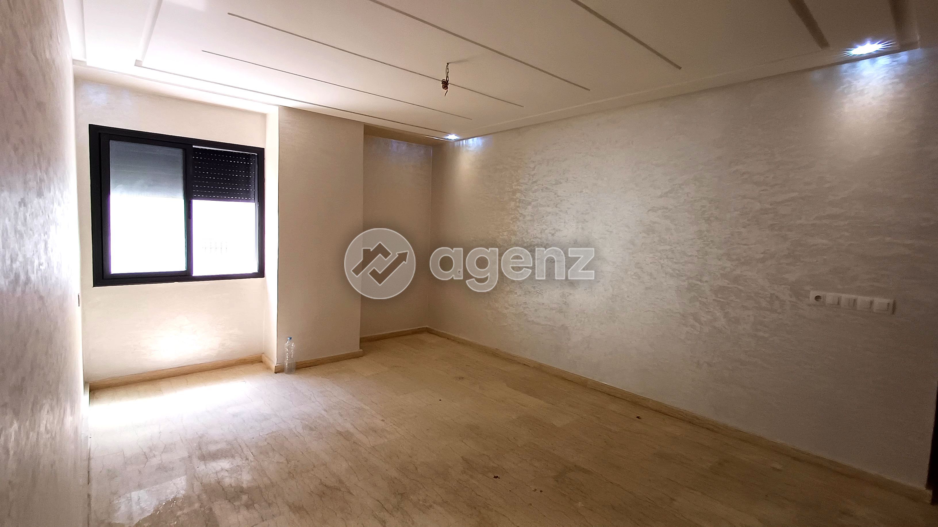 Appartement à vendre à Zone Industrielle Oukacha — 2