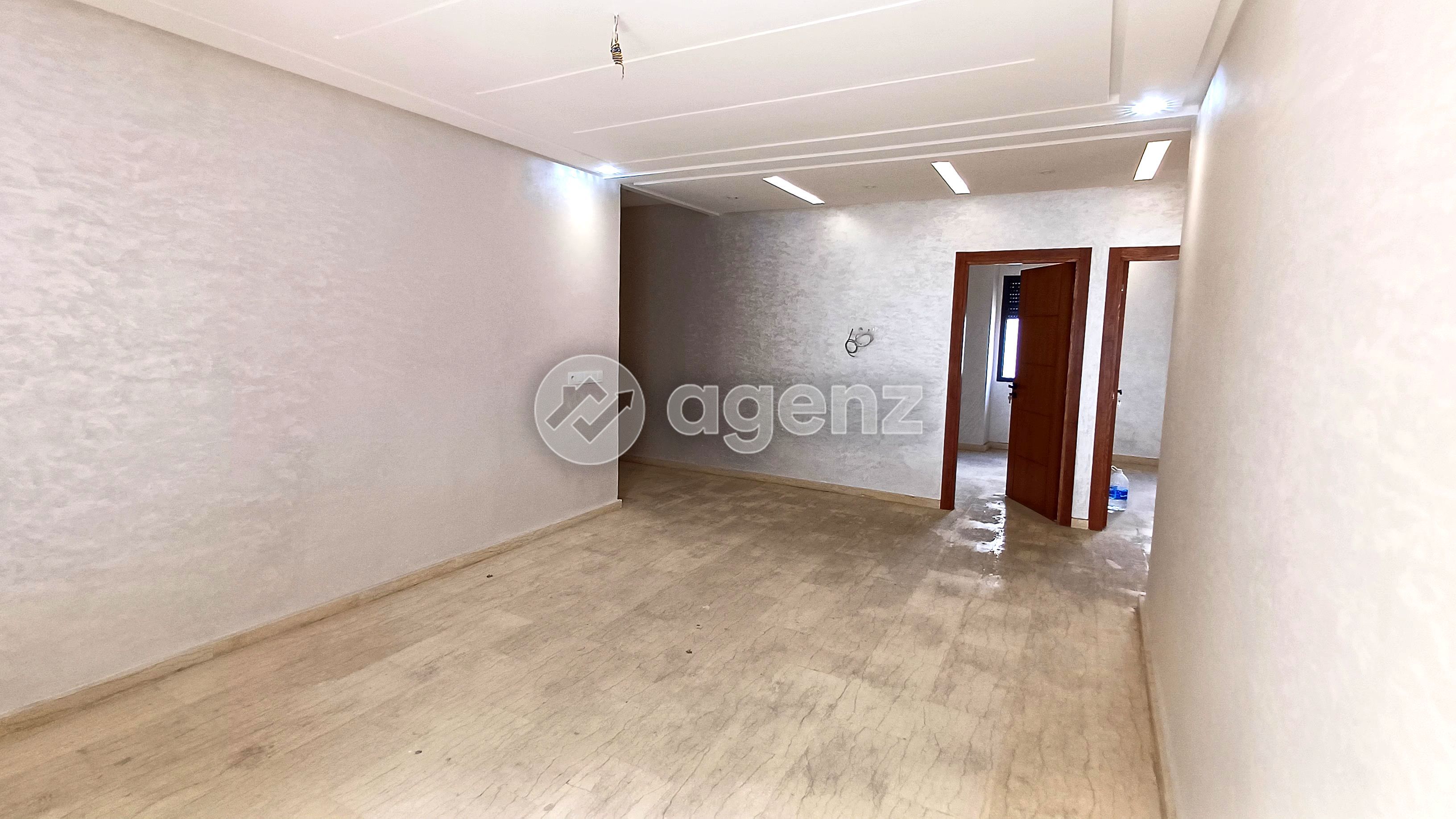 Appartement à vendre à Zone Industrielle Oukacha — 4