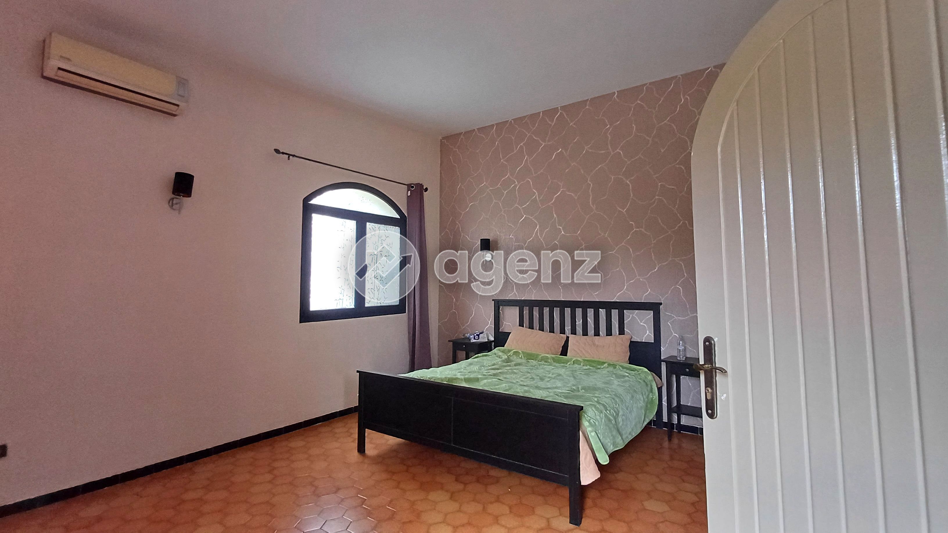 Authentique Villa de 3 chambres A vendre à Plage Les Palmiers — 2