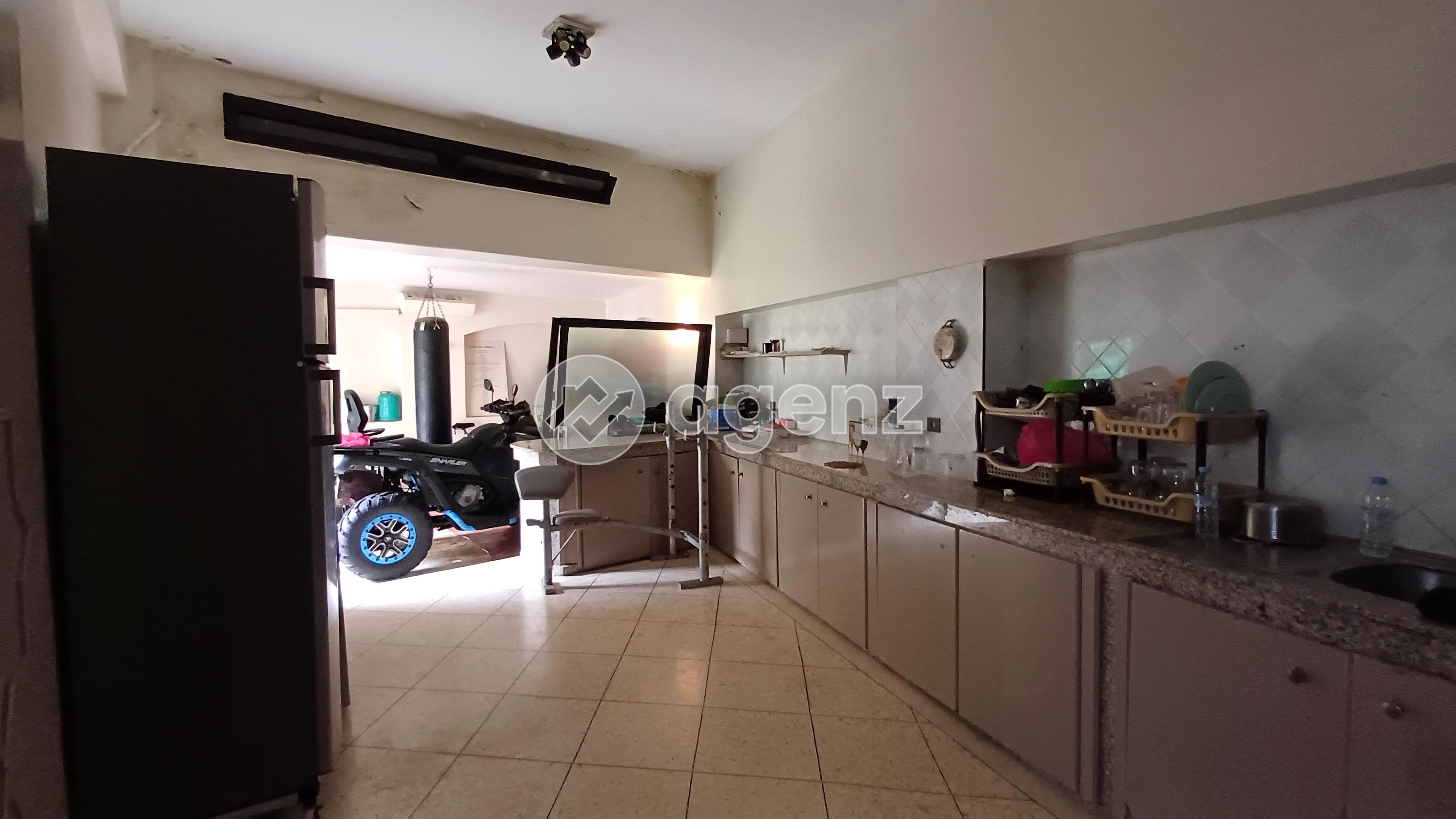 Authentique Villa de 3 chambres A vendre à Plage Les Palmiers — 3