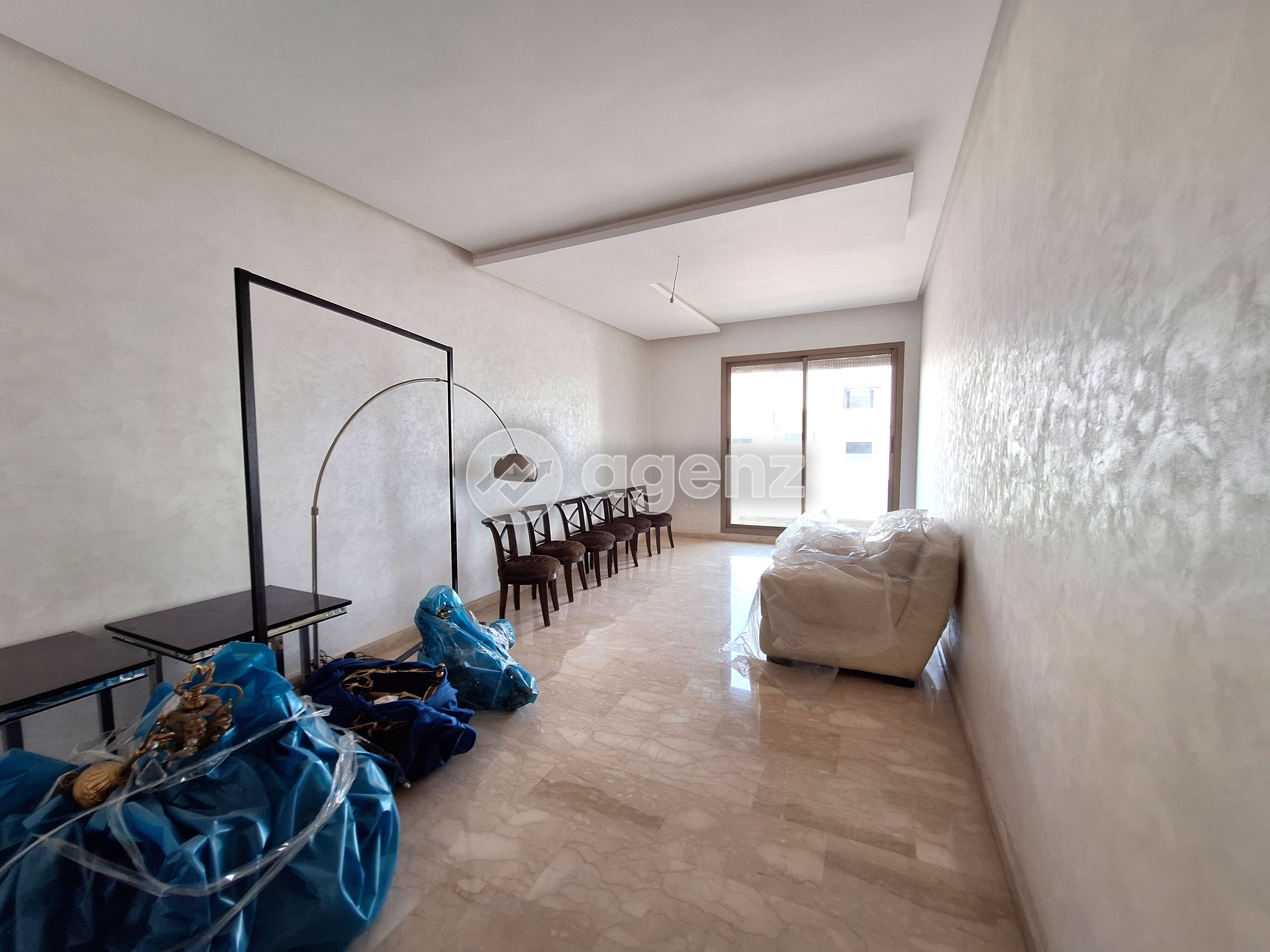 Authentique Appartement de 2 chambres à vendre à Les Hôpitaux