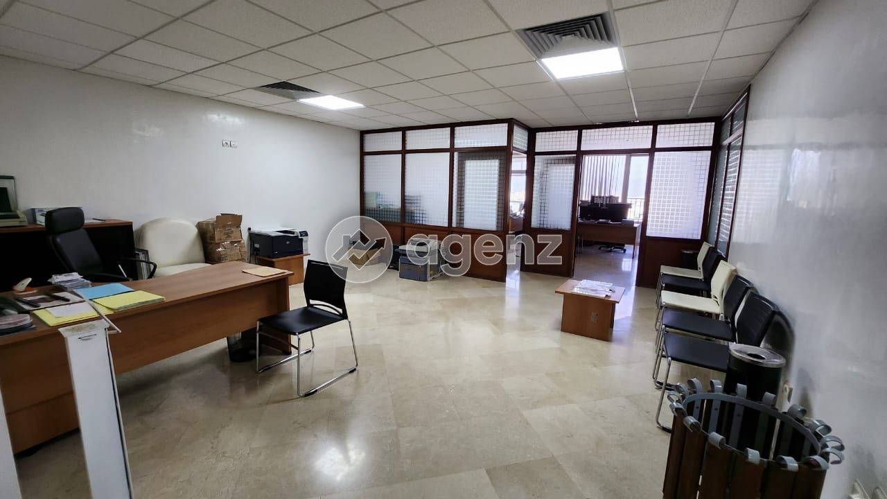 Bureau 95 m² à Hay Alfarah — 4