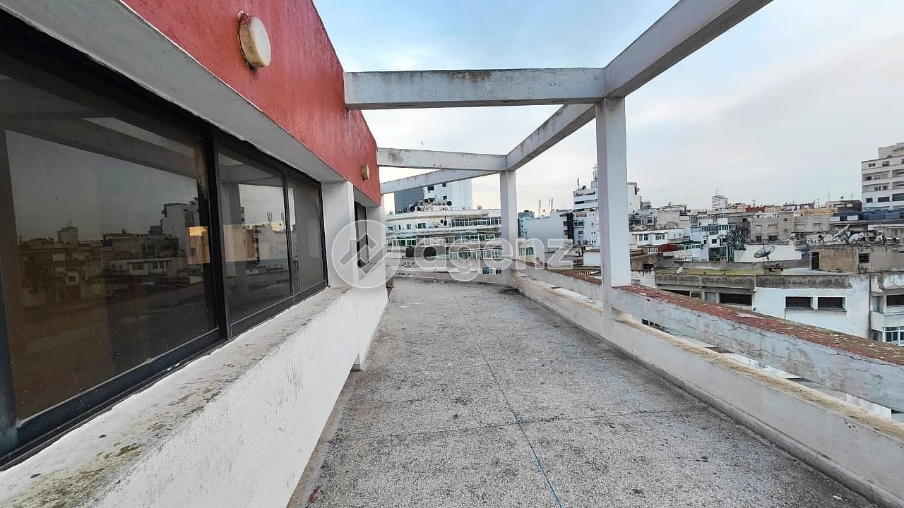 BUREAU DE 124 M² À VENDRE PROCHE TRAMWAY — 5