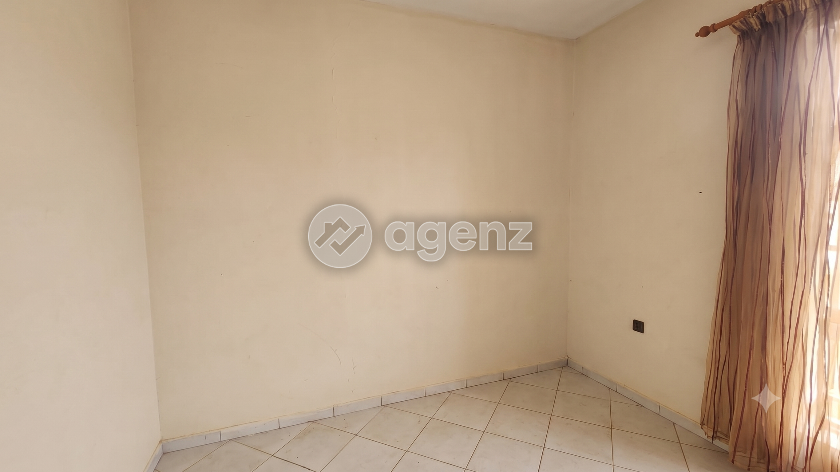 Appartement à fort potentiel de réaménagement — 3