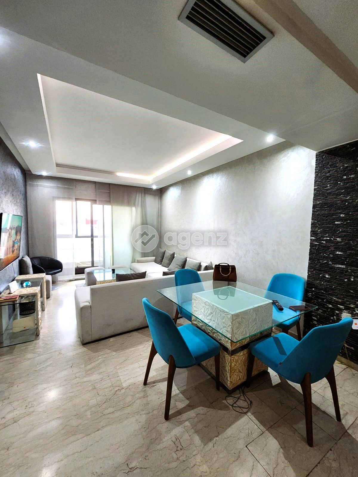 Appartement à louer à Bourgogne Est — 4