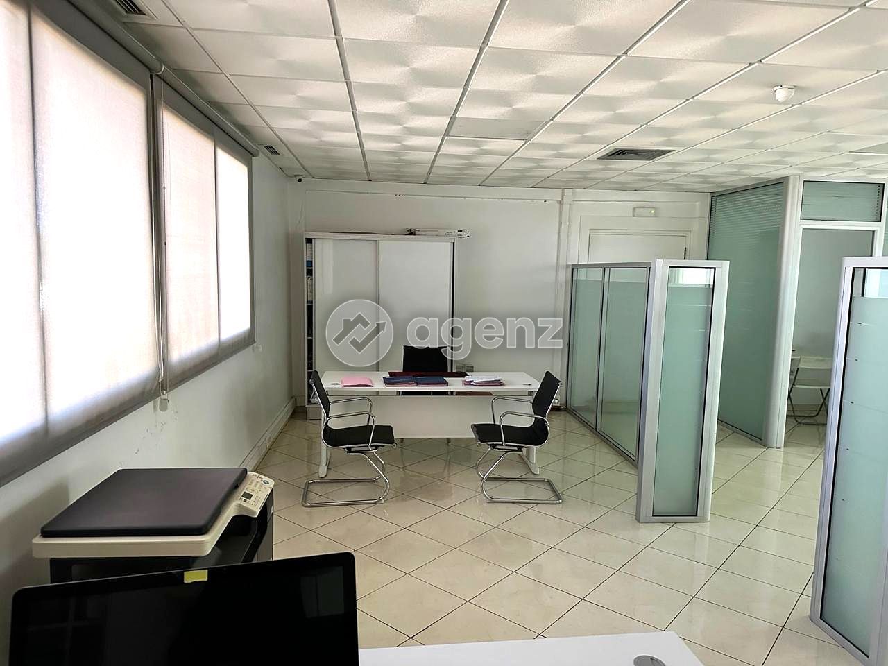Élégant Bureau meublé à louer à Sidi Maarouf — 2