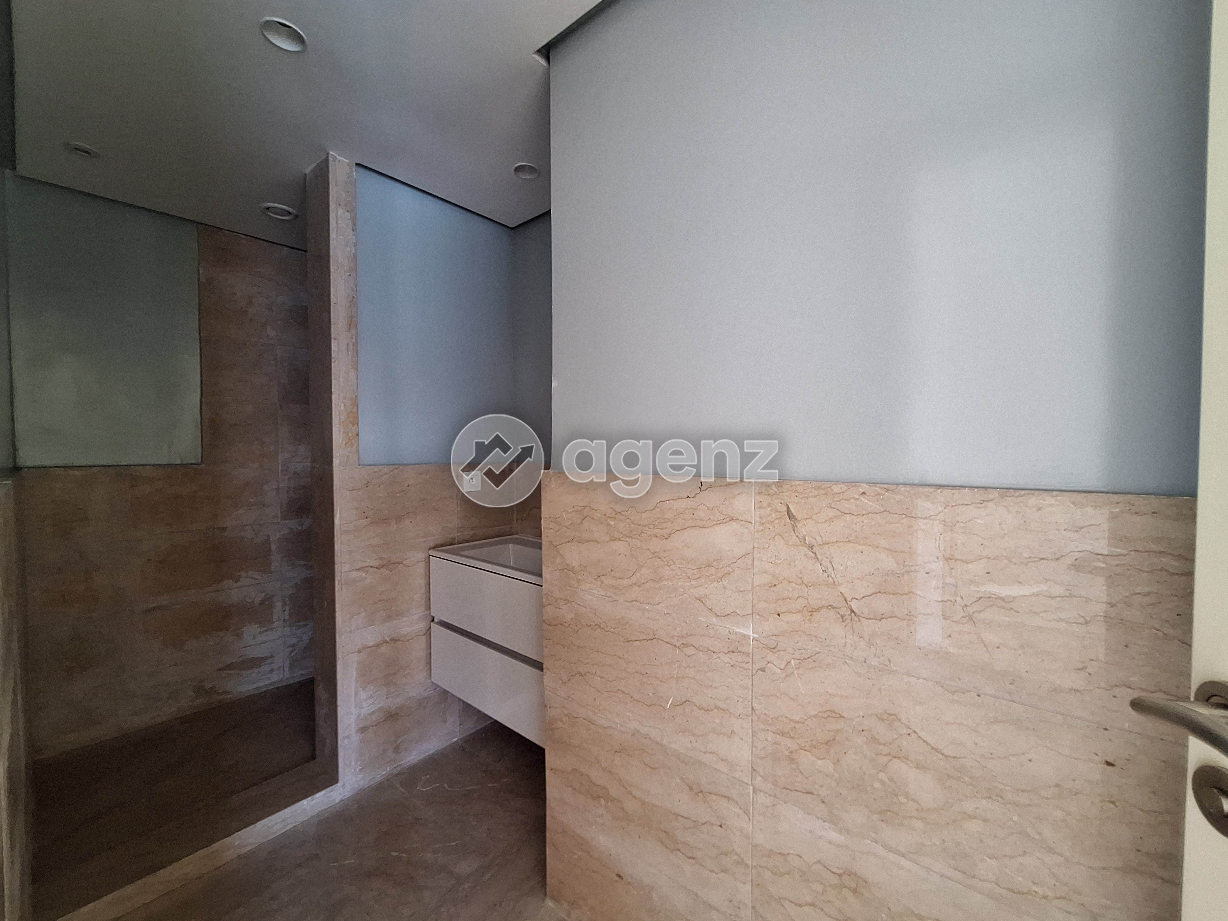 Splendide Appartement de 1 chambre A vendre à Riviera — 5