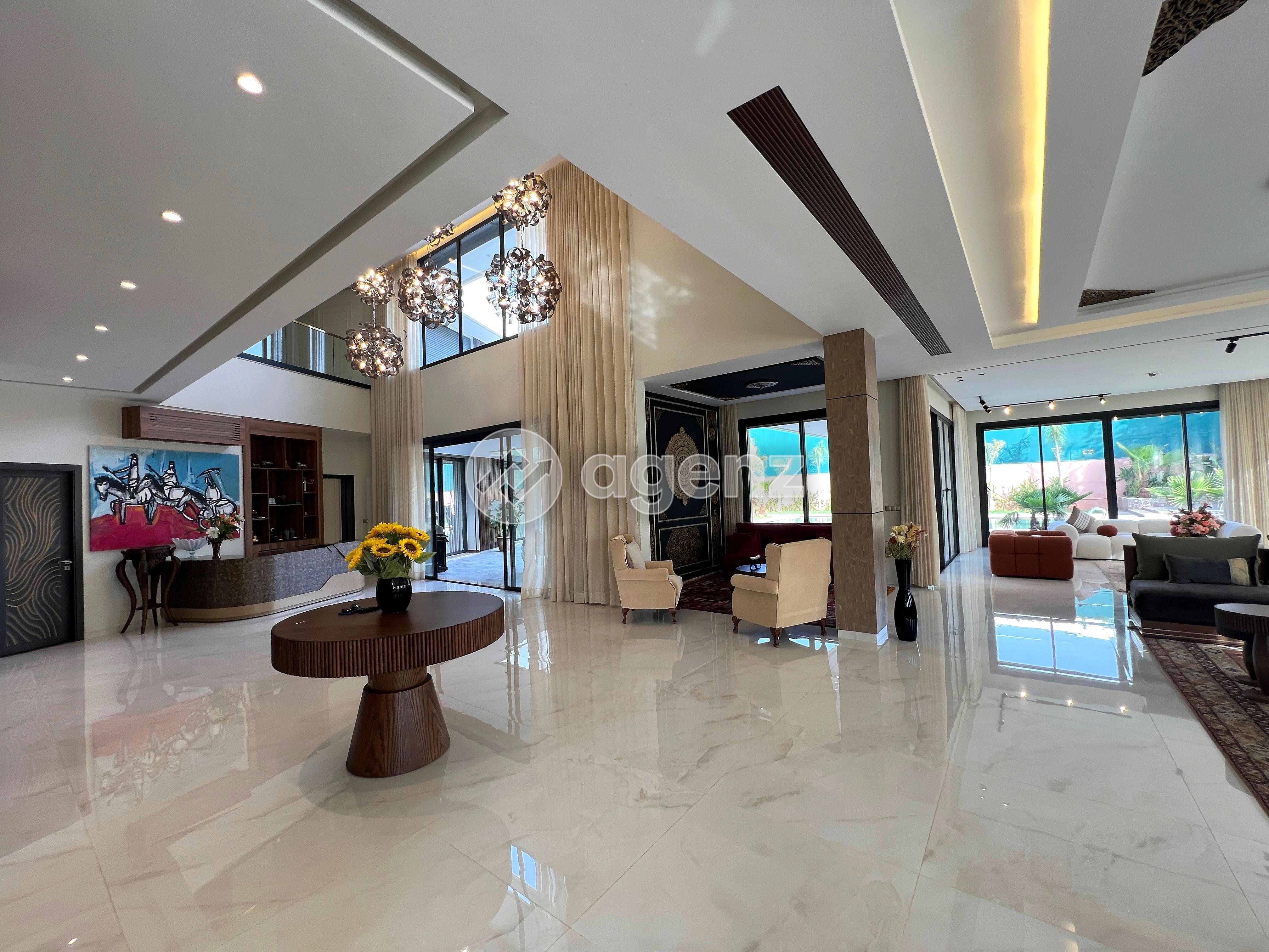 Luxueux Villa Avec Piscine A vendre à Souissi , Ambassadeur 