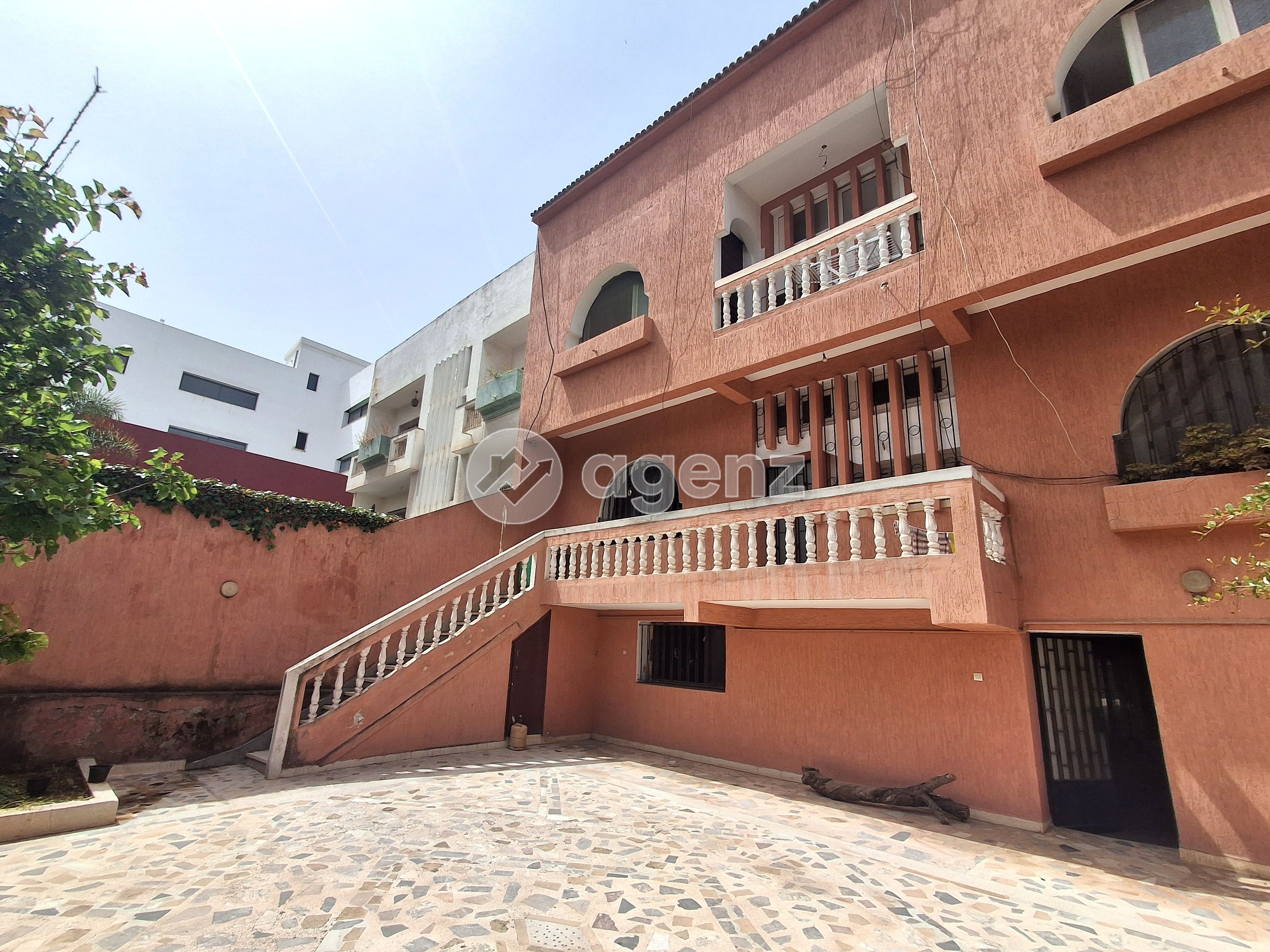 Villa de 366 m²  à Oulfa - Casablanca — 2