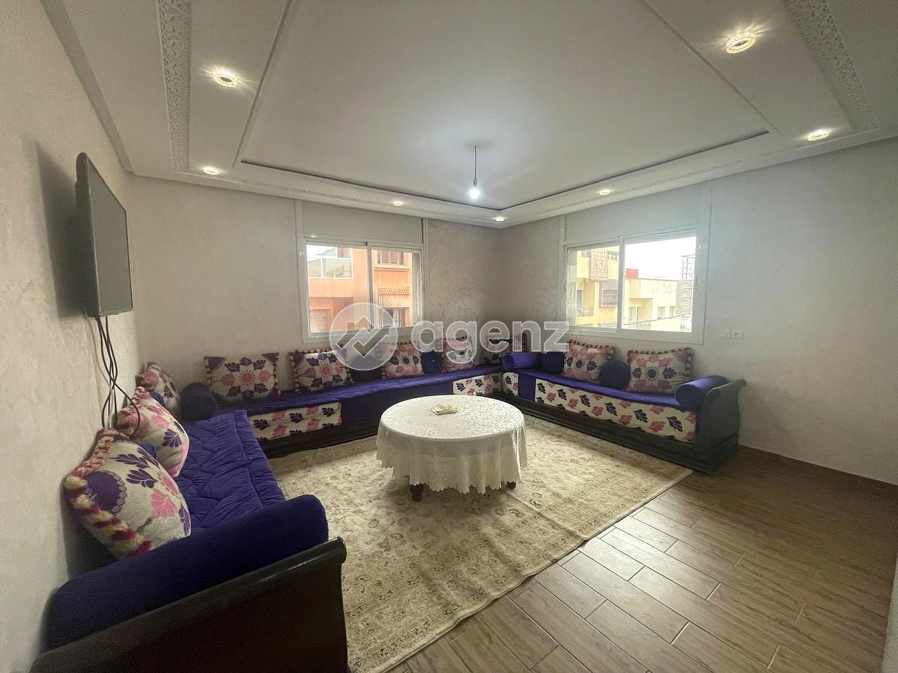 Une maison élégante de deux étages avec des commerces à vendre à Beir Rami (Est), près des marchés Al-Salam. — 5