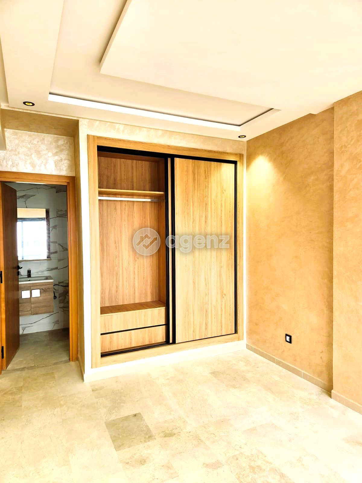 Appartement à louer à Oulfa — 4