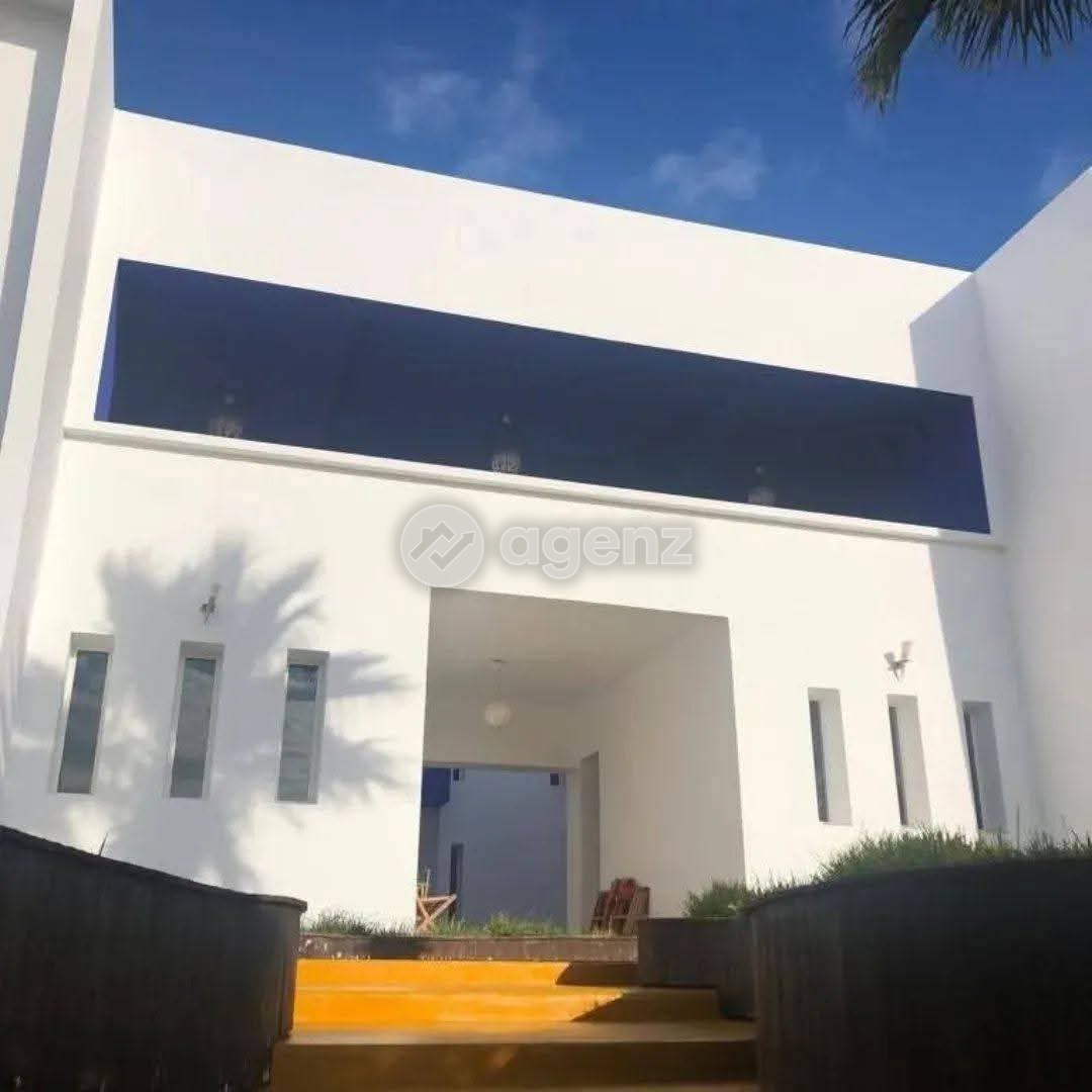 Villa commerciale a vendre avec double autorisation  — 2