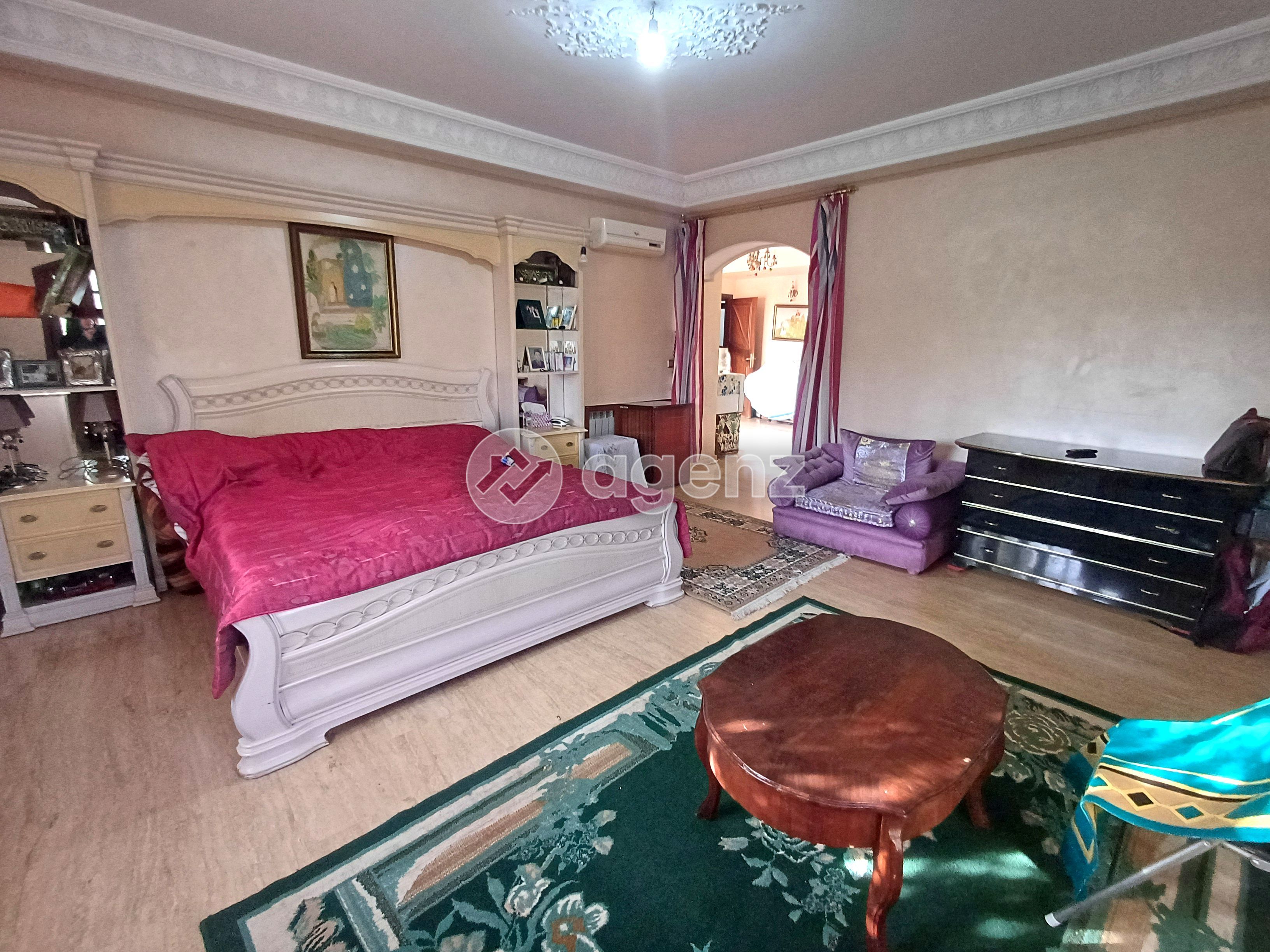 Authentique Villa de 4 chambres à vendre à Bouskoura — 4