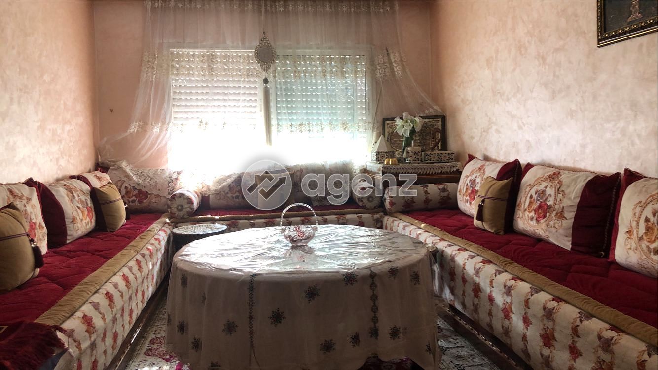 appartement en bon etat avec cuisine équipée et salle de bain rénovée — 3