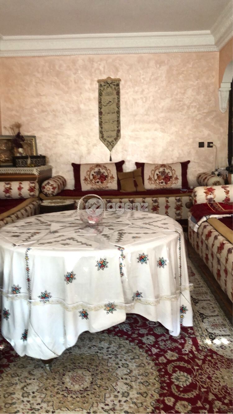 appartement en bon etat avec cuisine équipée et salle de bain rénovée — 5