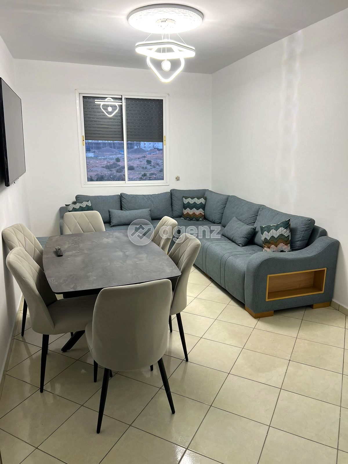 Élégant Appartement de 2 chambres à vendre Hay Salam