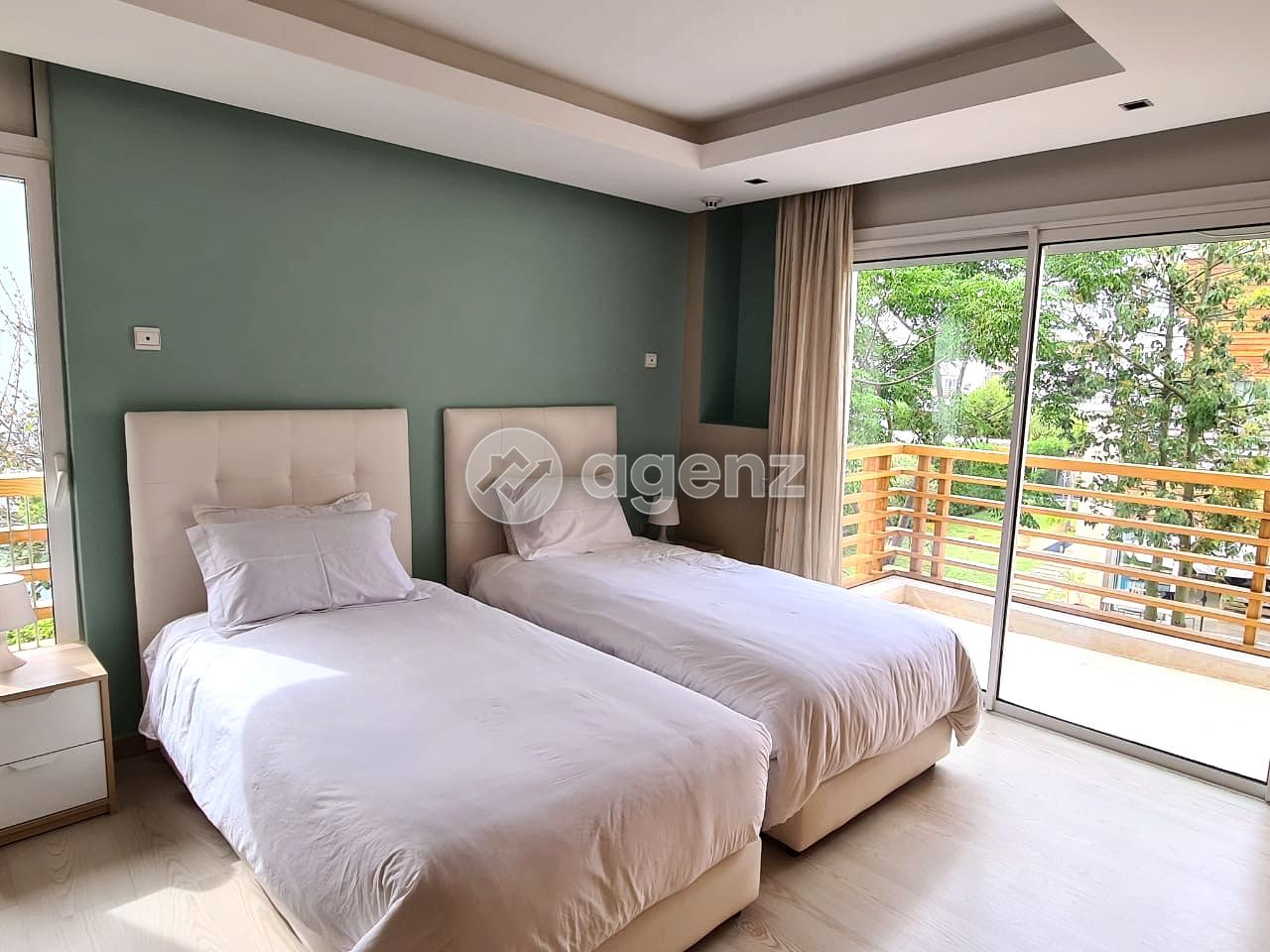 Élégant Villa de 5 chambres à louer à Ville Verte — 3