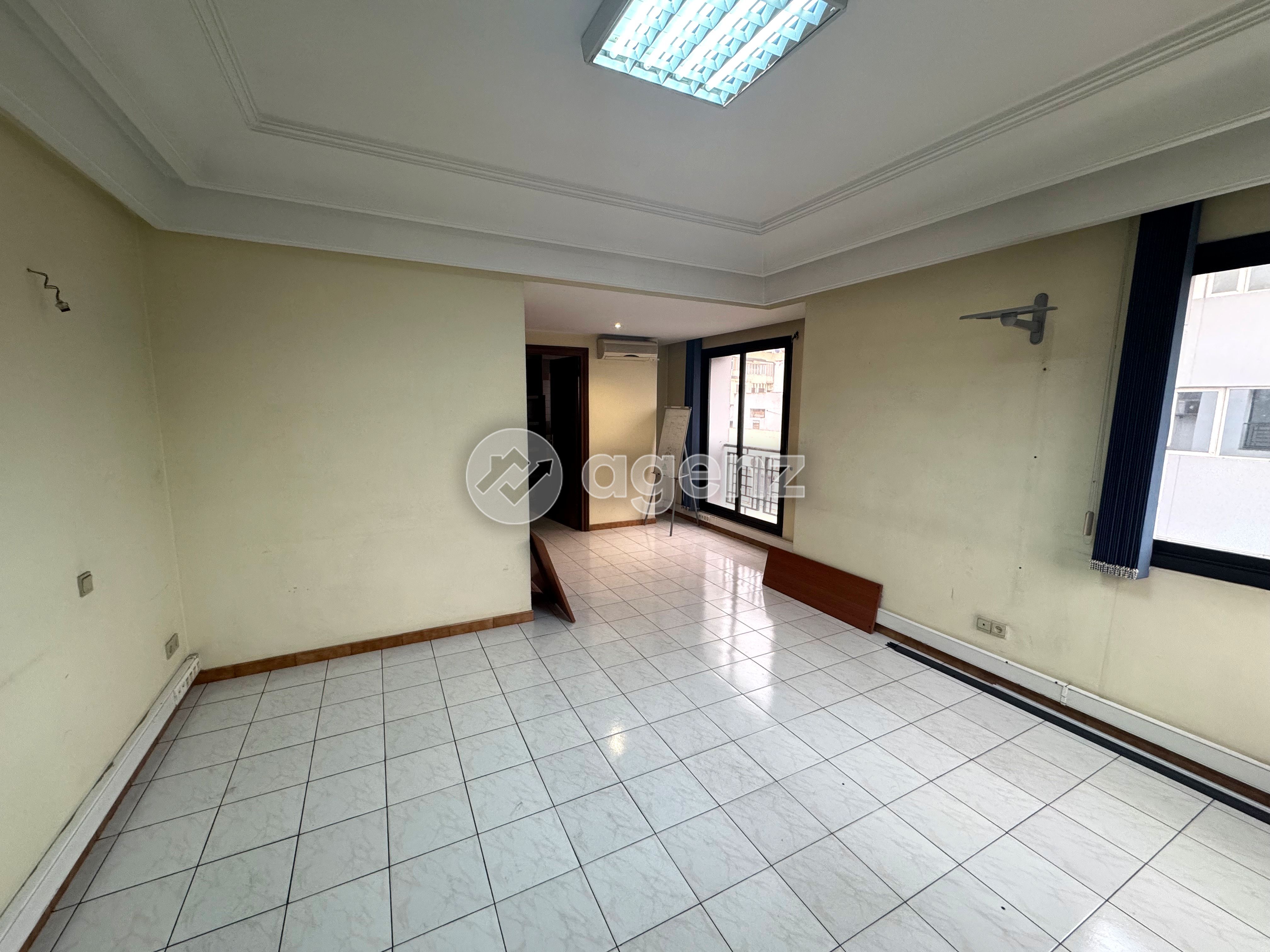 Bureau de 214 m² aux Hôpitaux - Casablanca — 2