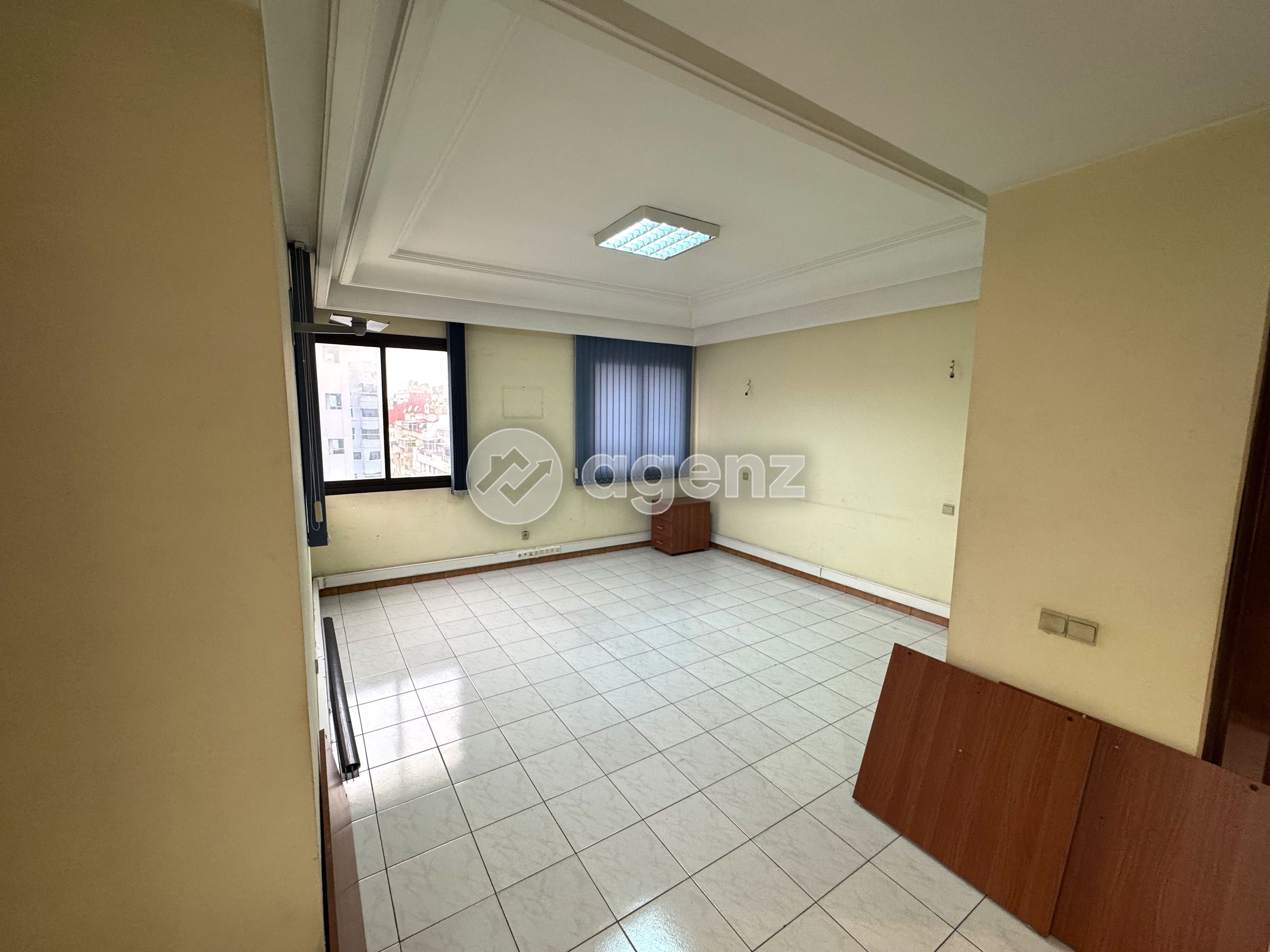 Bureau de 214 m² aux Hôpitaux - Casablanca