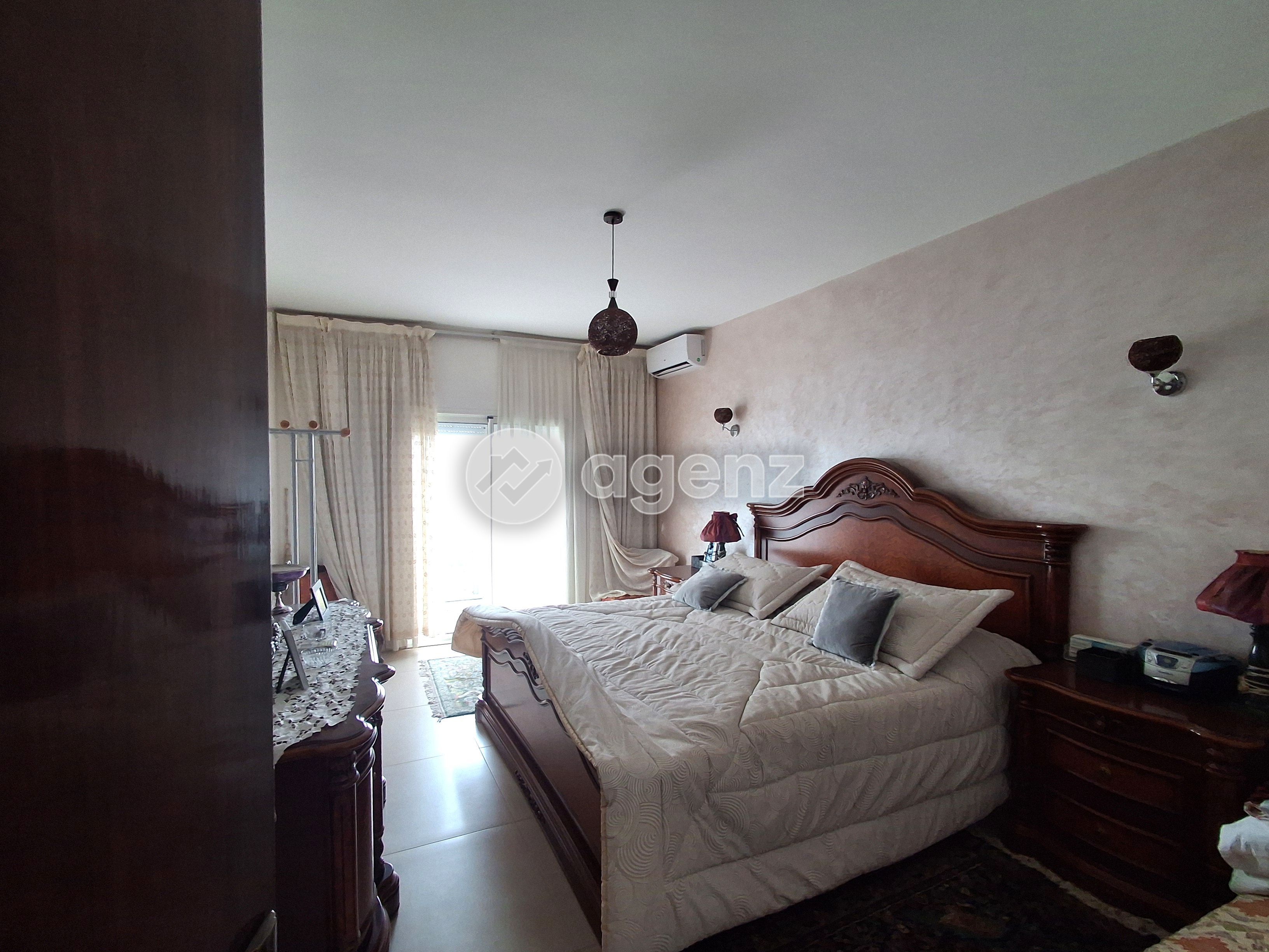 Superbe appartement d’une superficie de 191m2 — 2