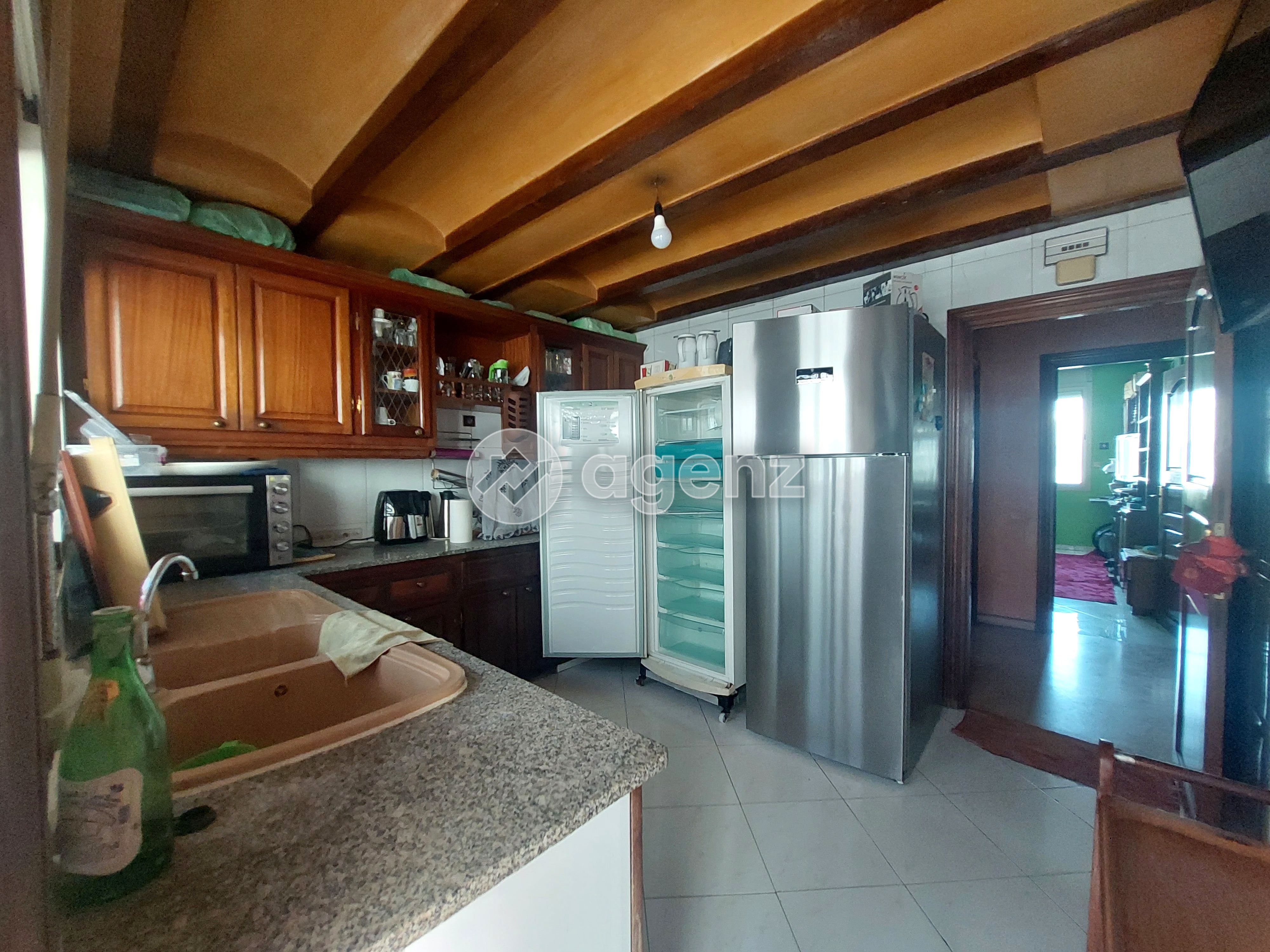 Grand appartement familial – Boulevard Ghandi, commodités à proximité
 — 3
