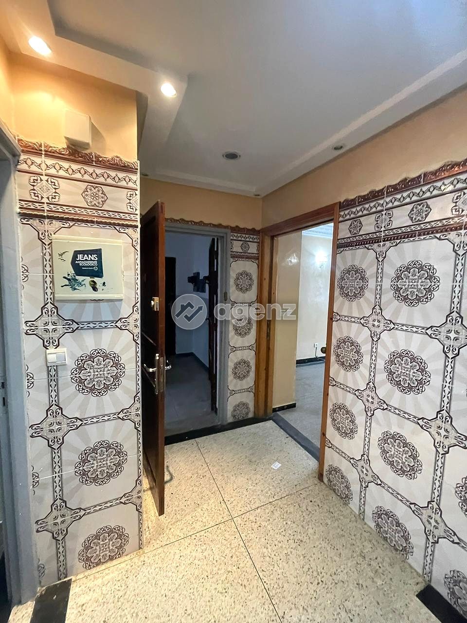 Appartement en face de la gare de Tabriquet. — 2