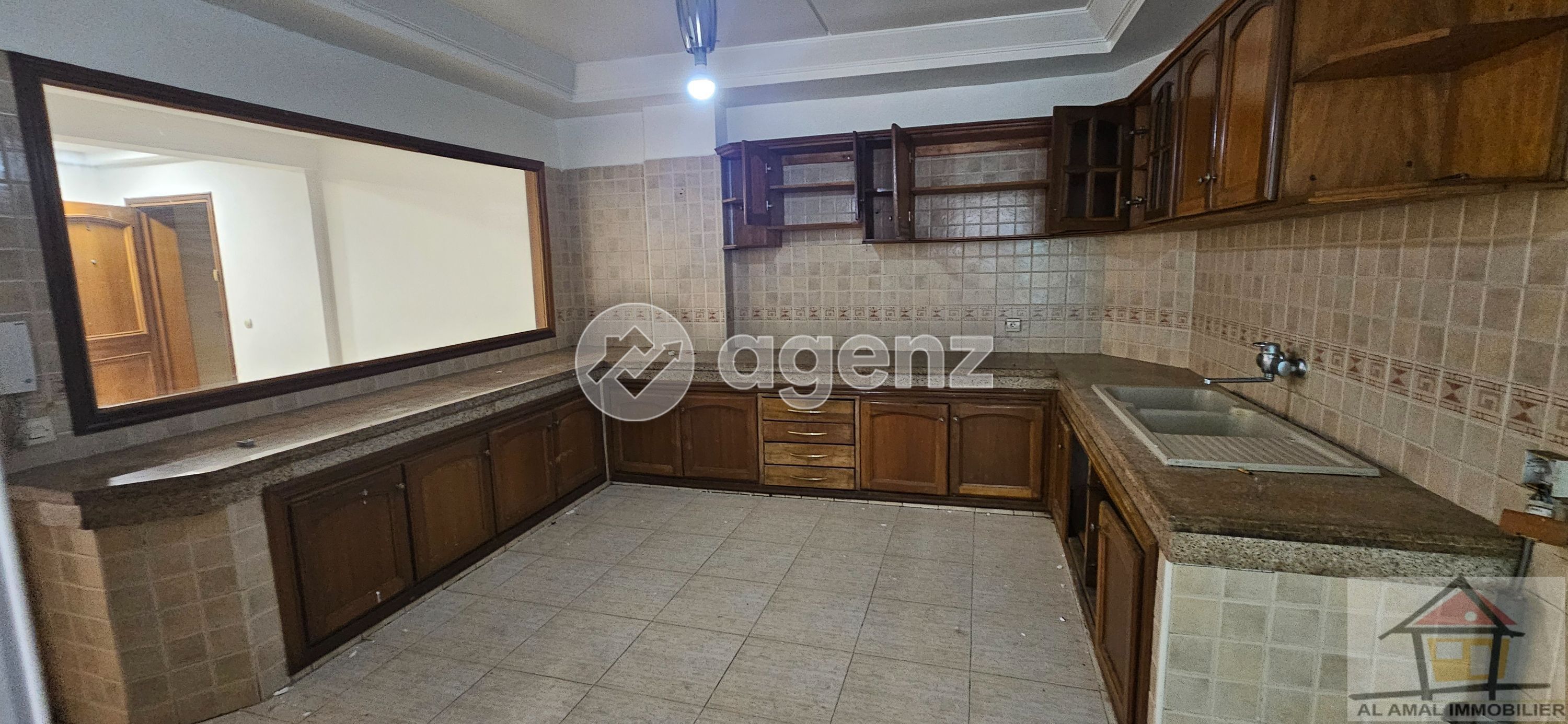Élégant Appartement de 3 chambres à vendre à Franceville — 3