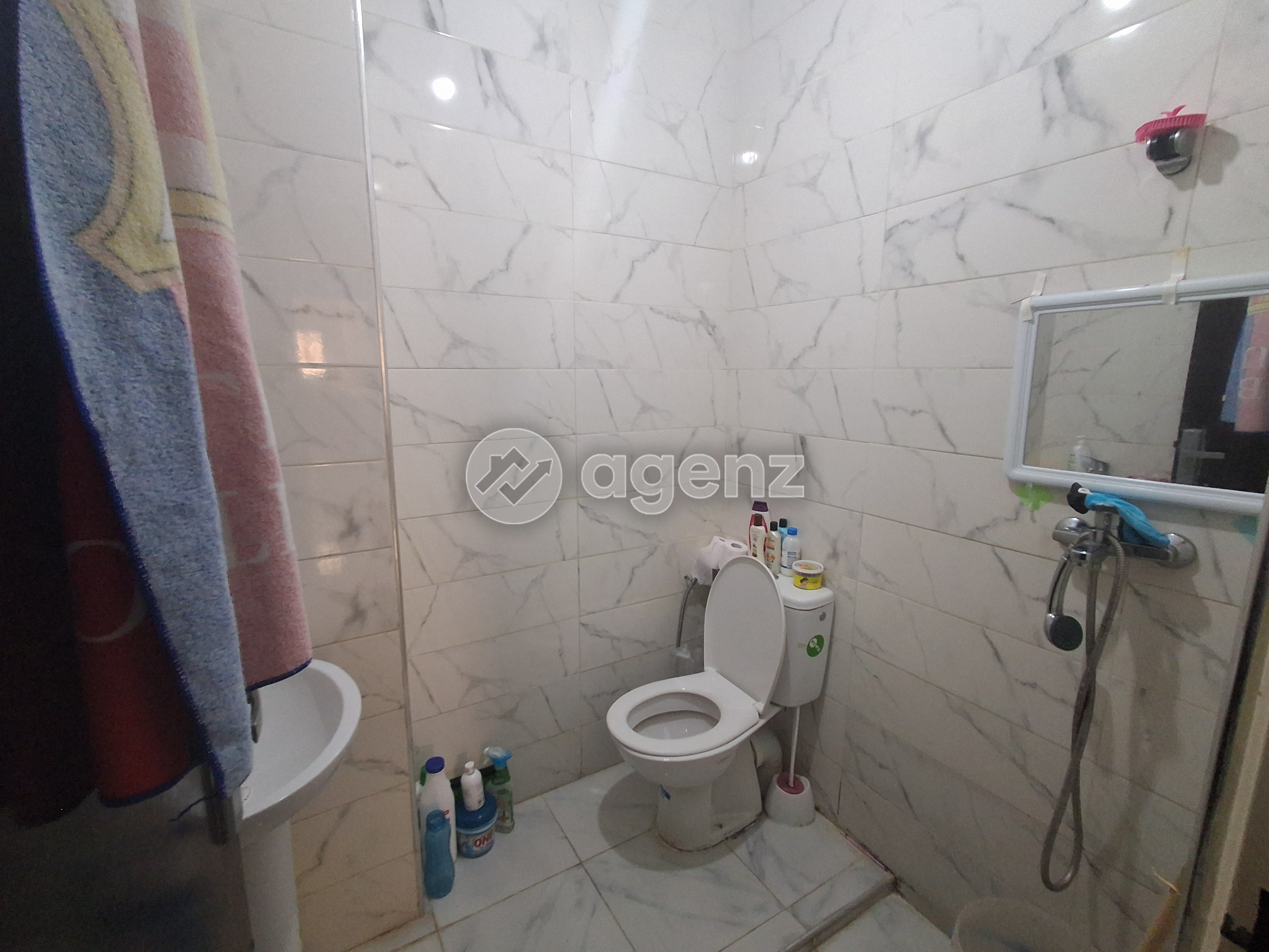Studio bien agencé - Fort potentiel de personnalisation — 5