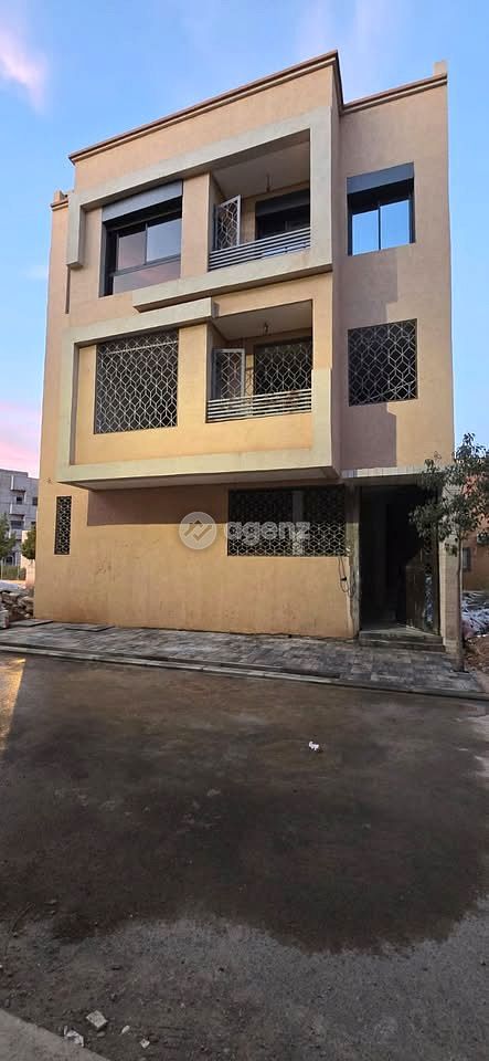 Maison R+2 deux façades avec garage 103 m2 au quartier Chrifia — 3